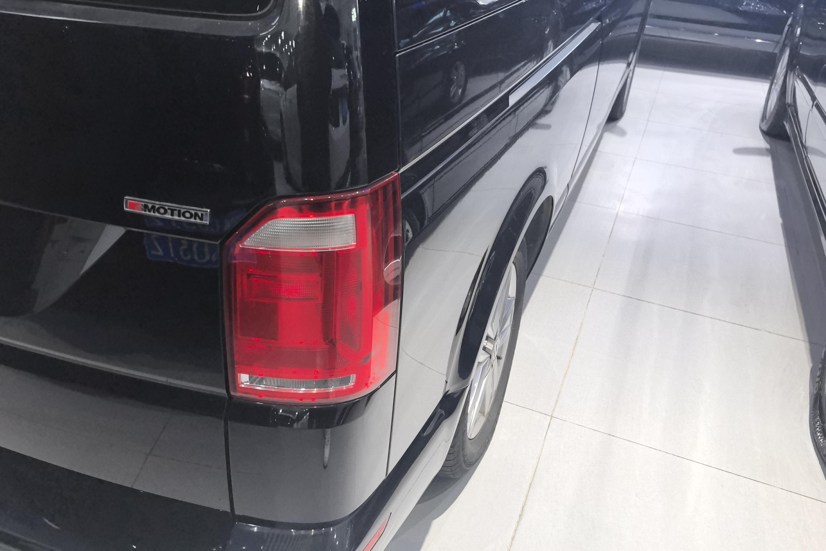 Volkswagen Caravelle 2018 immagine di auto #9