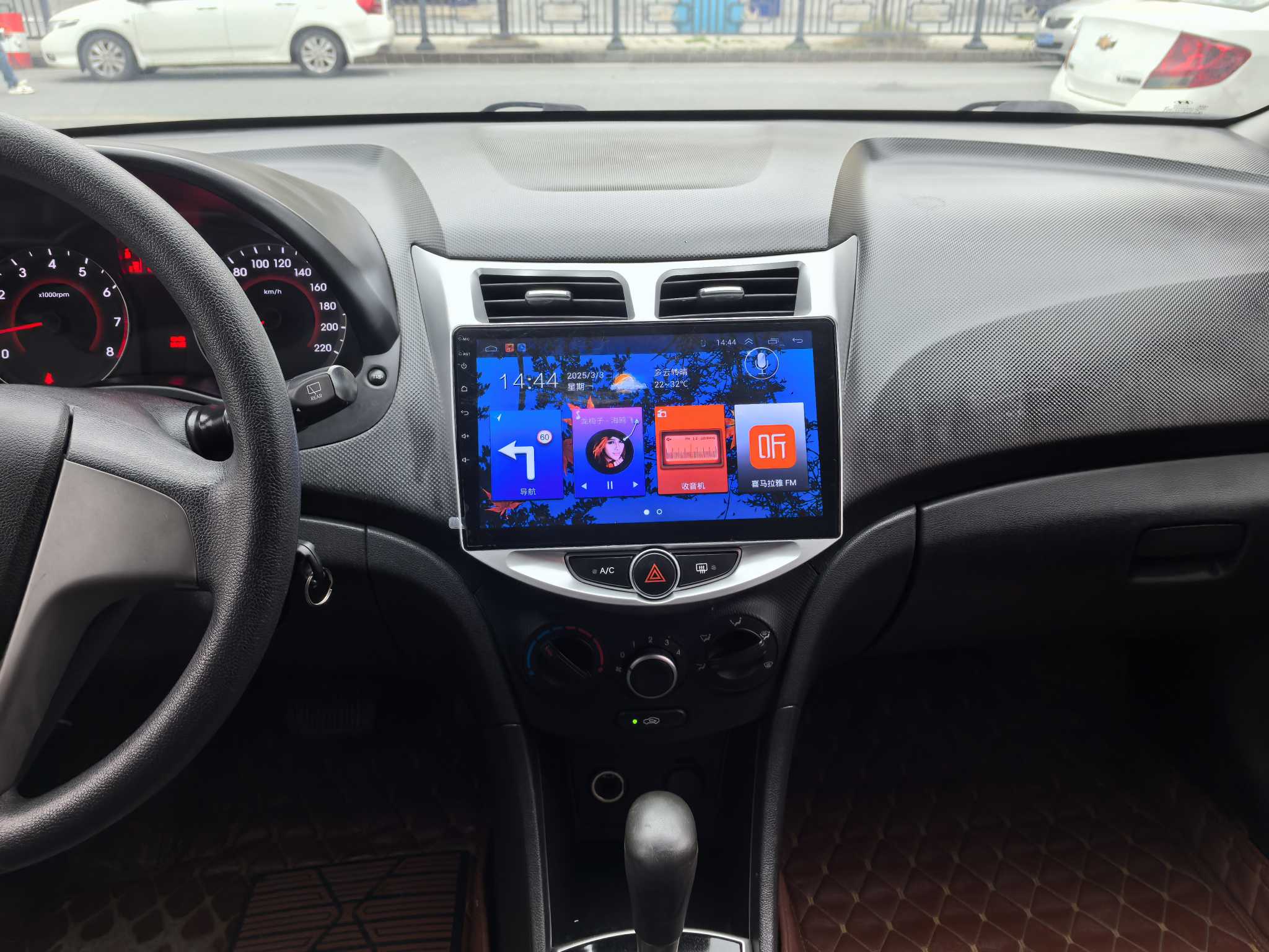 Hyundai Reina Hatchback 2018 #9 Hyundai Reina Hatchback 2018 car image #9