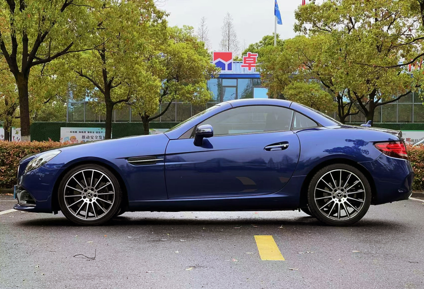 Mercedes-Benz SLC Class 2019 car image #9
