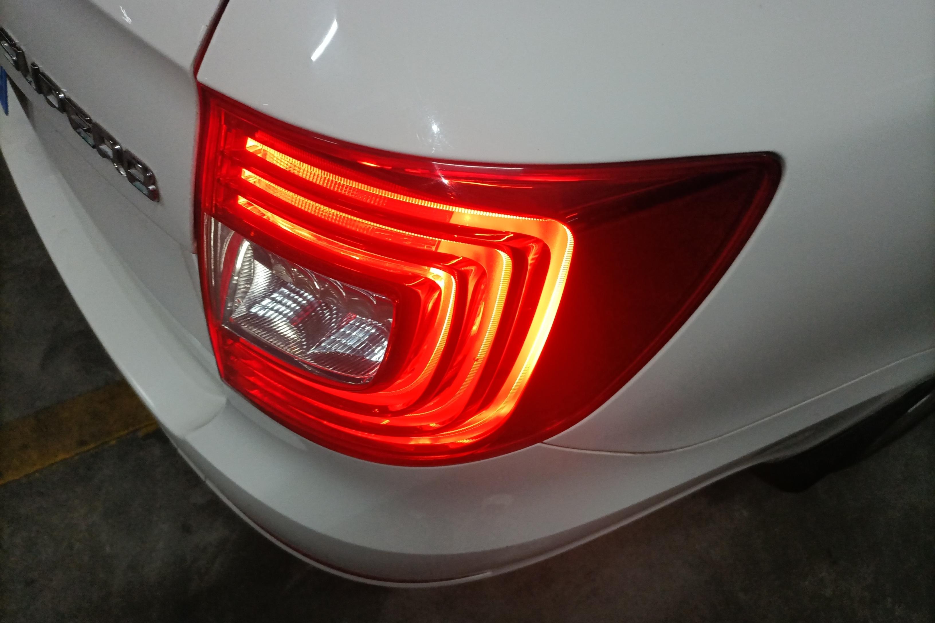 Skoda Superb Combi 2014 car image #9