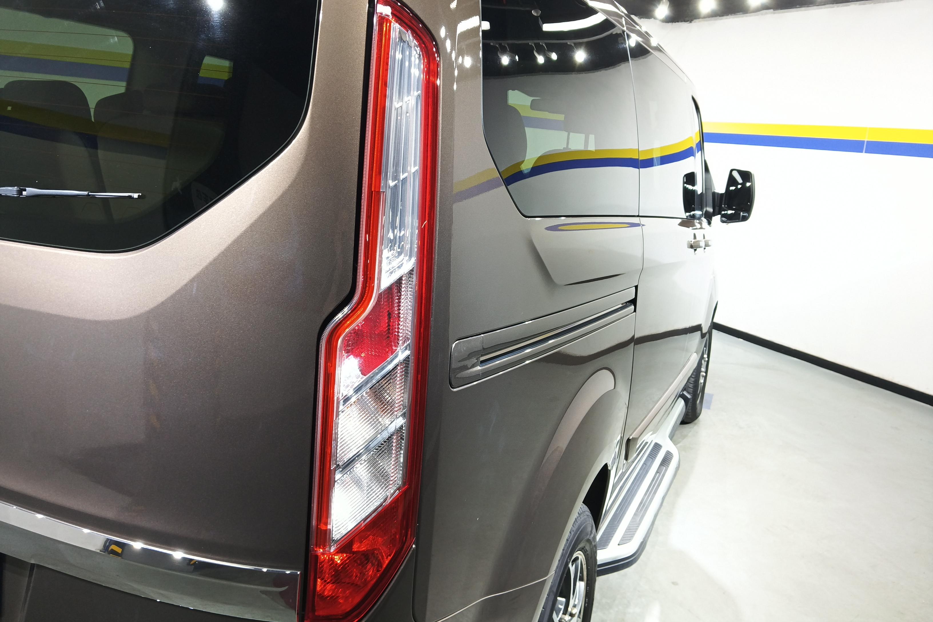 Ford Tourneo 2017 car image #9