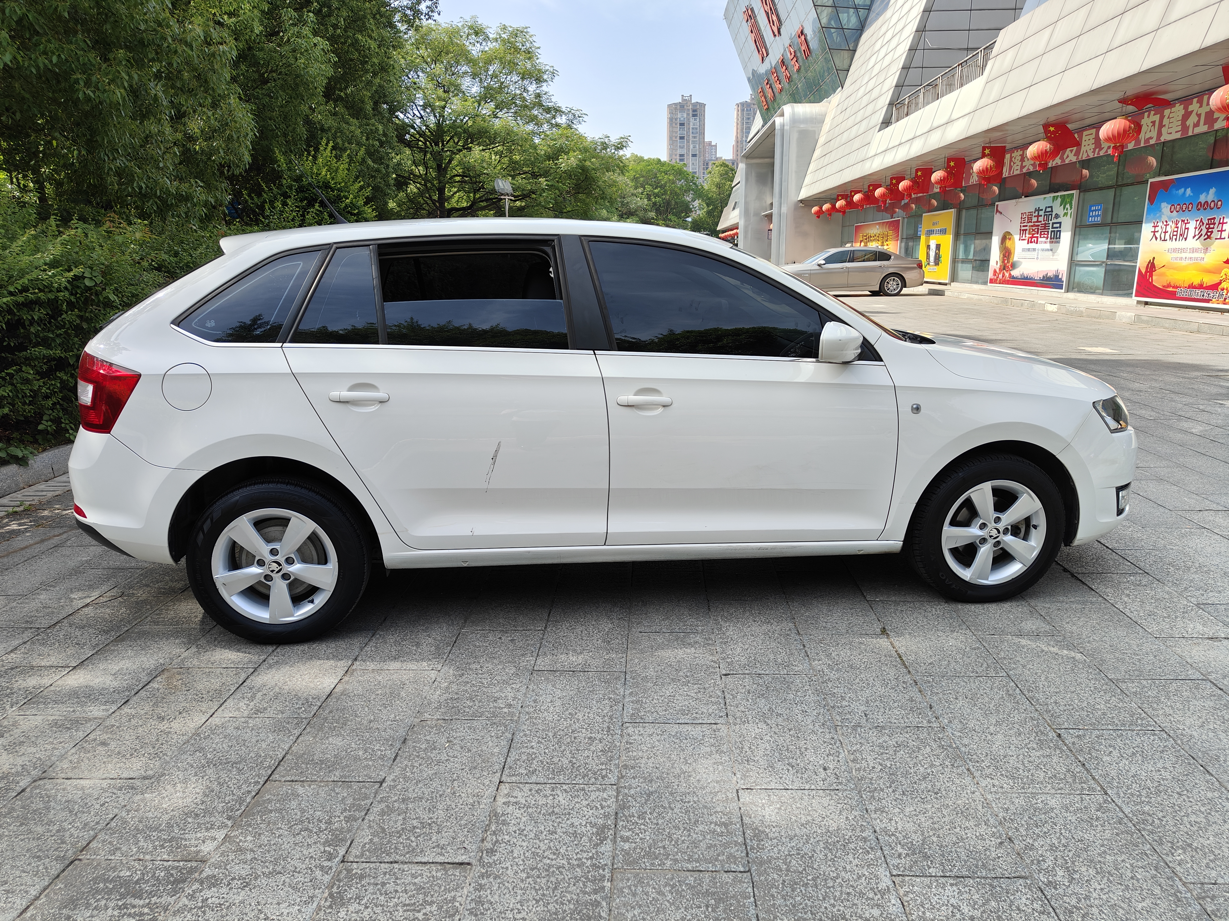 Skoda Rapid Spaceback 2016 immagine di auto #9