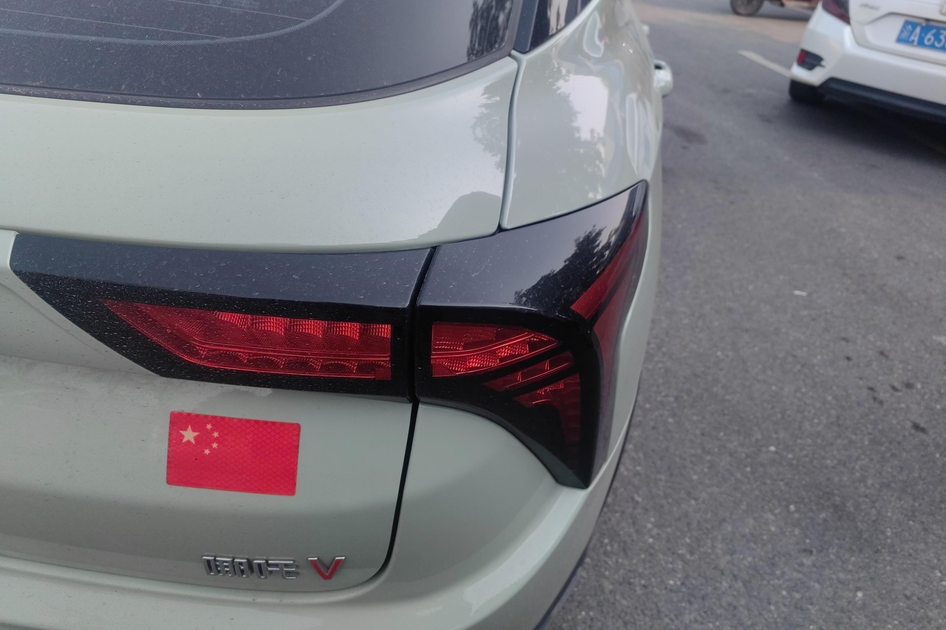 哪吒汽车 哪吒L 2023 汽车图片 #9