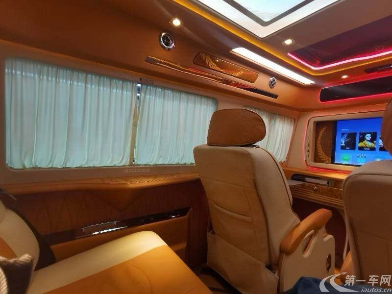 Volkswagen Caravelle 2019 car image #9