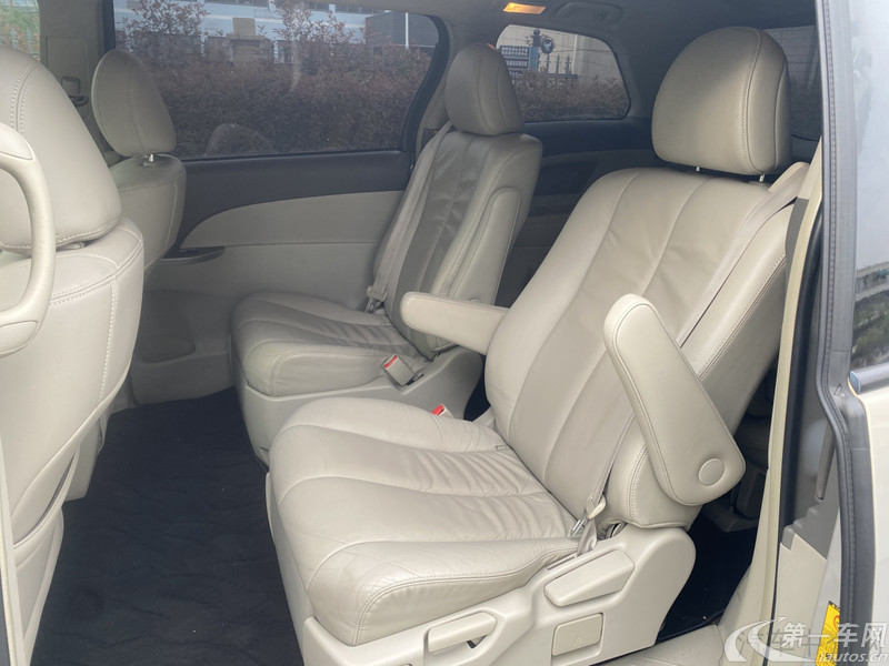 Toyota Previa 2010 car image #9