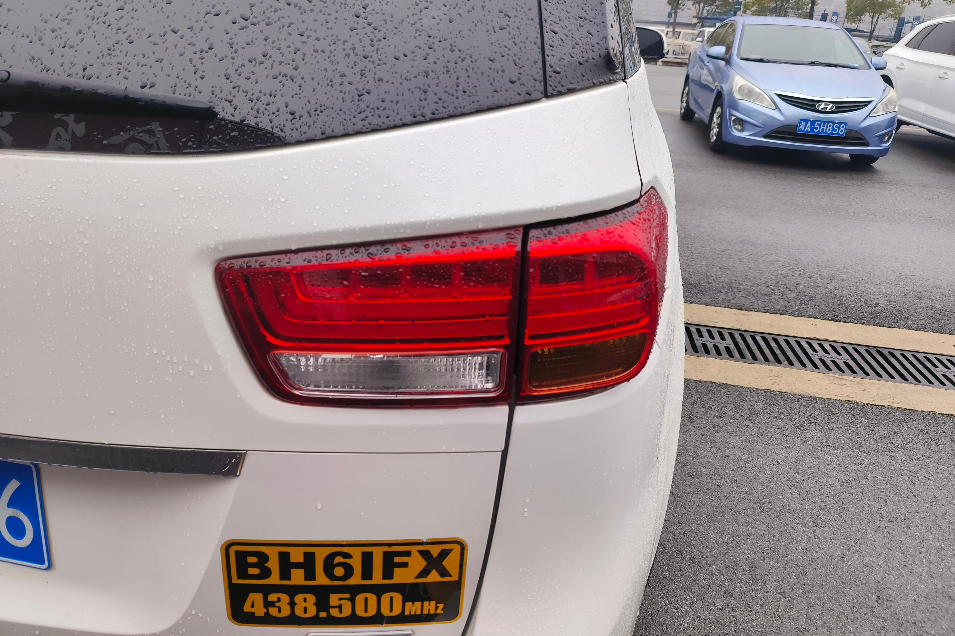 Kia Carnival 2016 immagine di auto #9