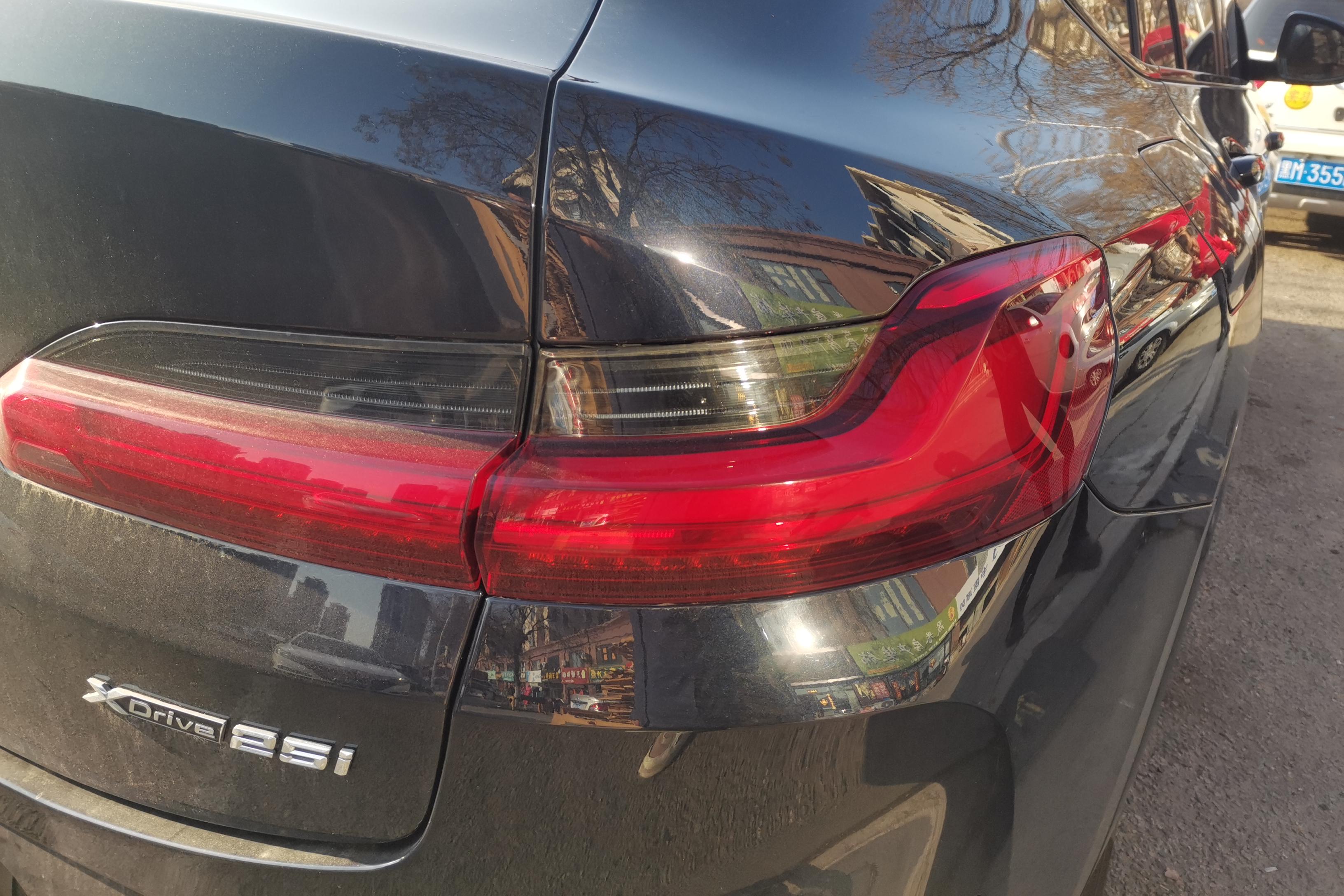 BMW X4 M40i 2023 immagine di auto #9