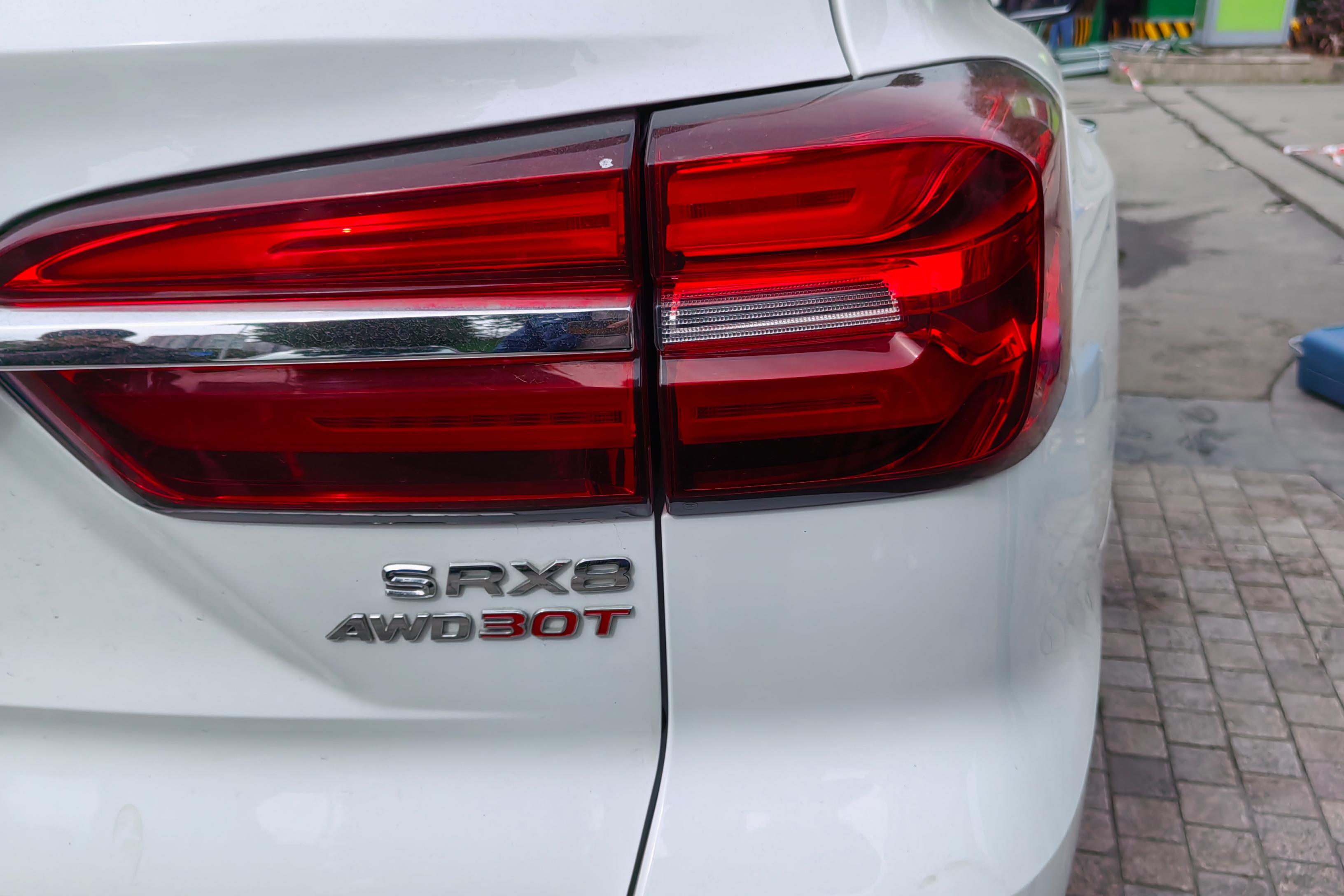 Roewe RX8 2018 изображение автомобиля #9