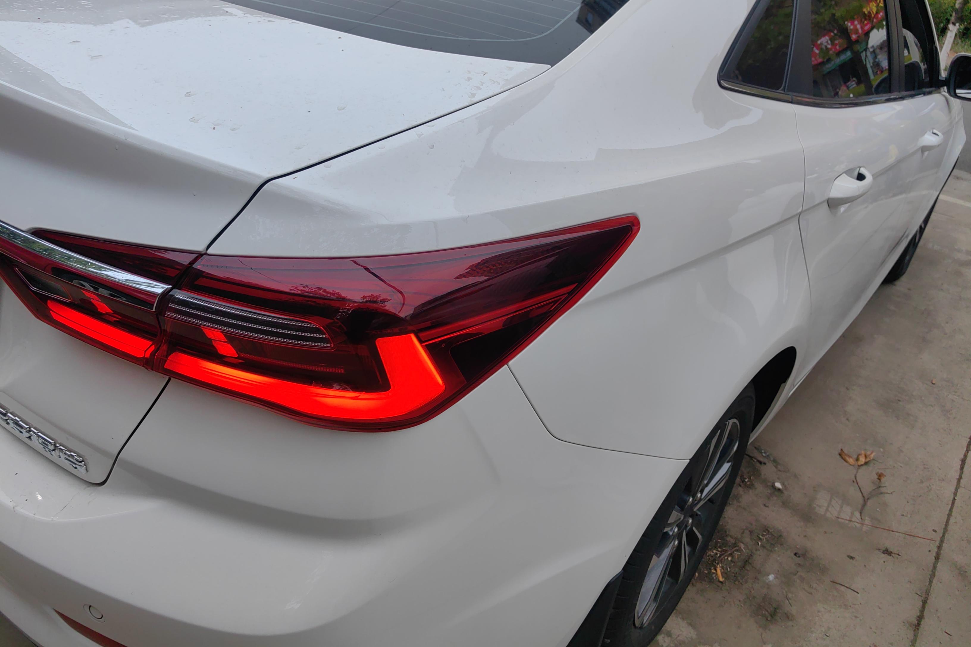 Ford Escort 2021 car image #9