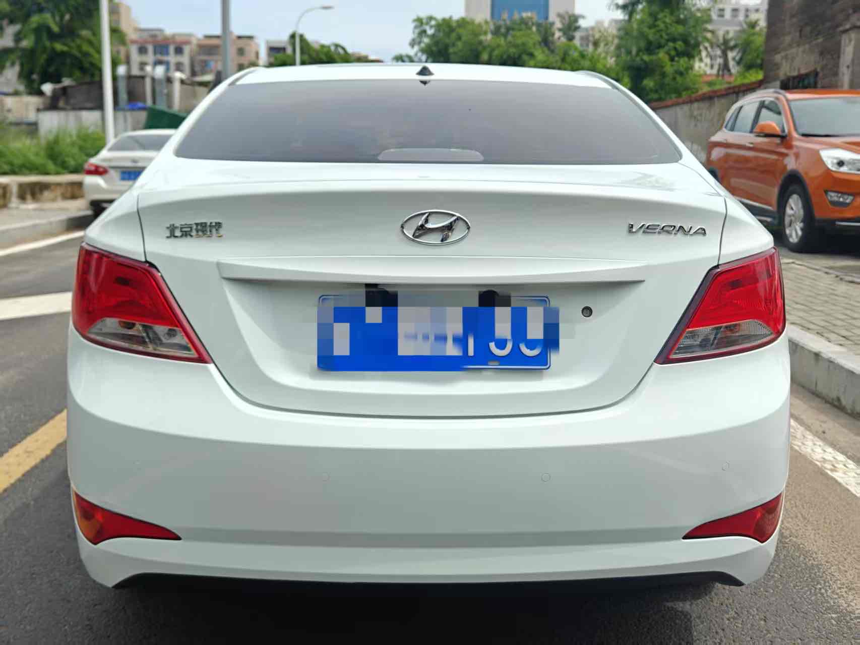 Hyundai Reina 2016 car image #9