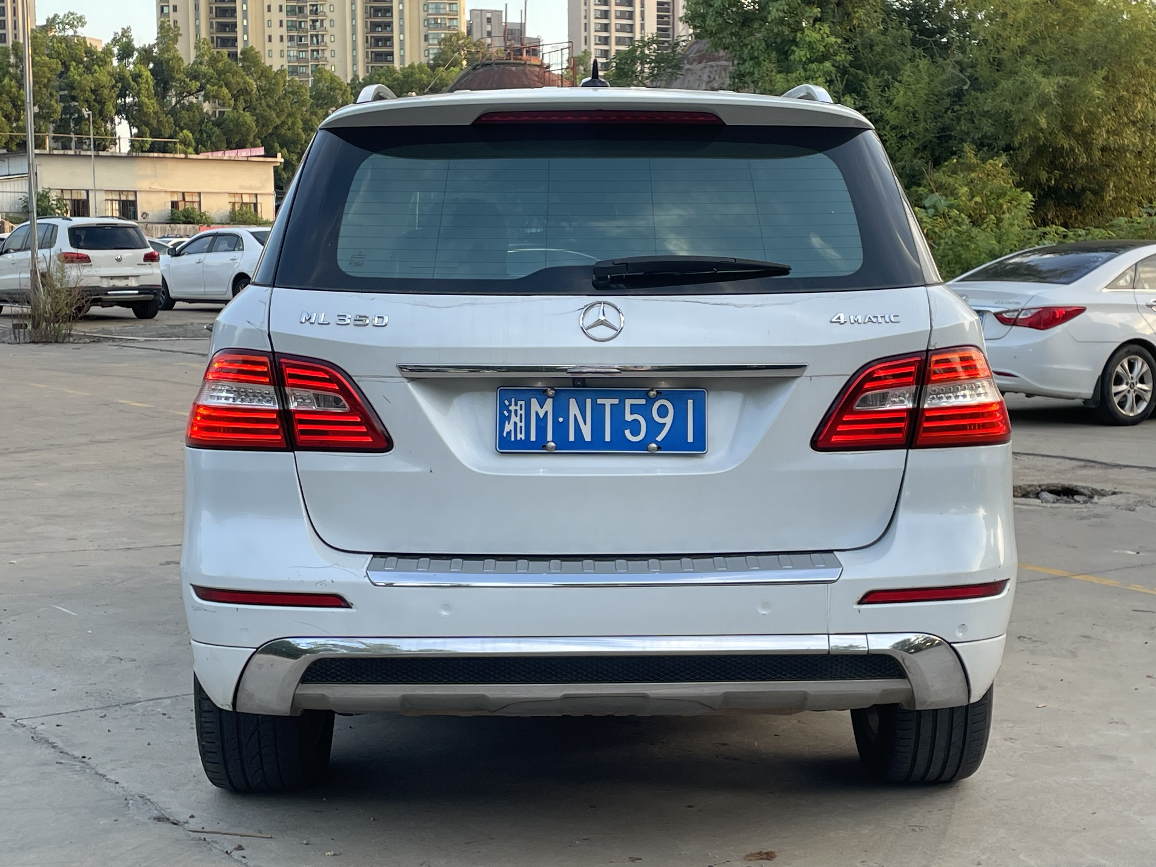 Mercedes-Benz M Class 2012 car image #9