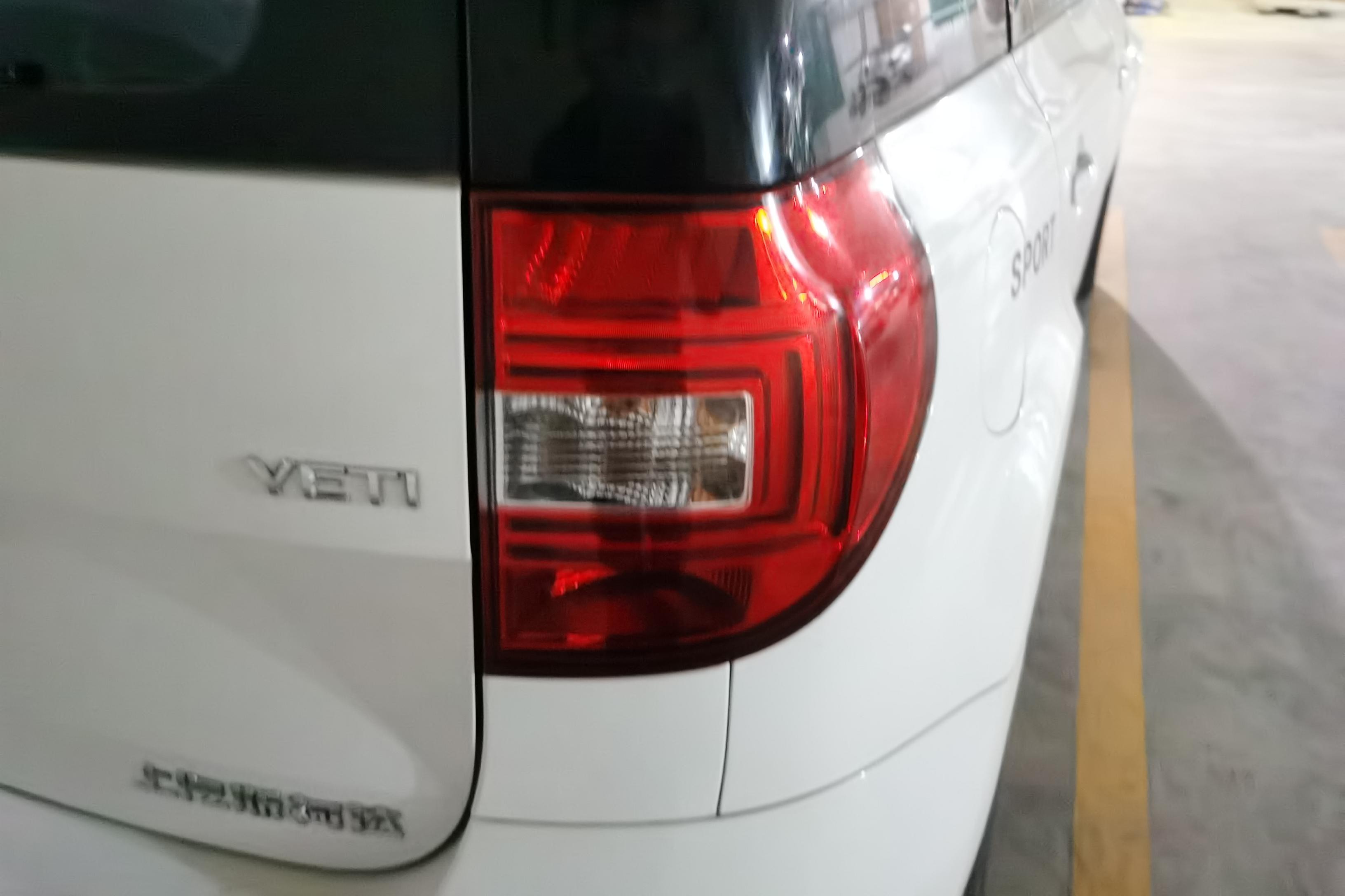 Skoda Yeti 2017 car image #9