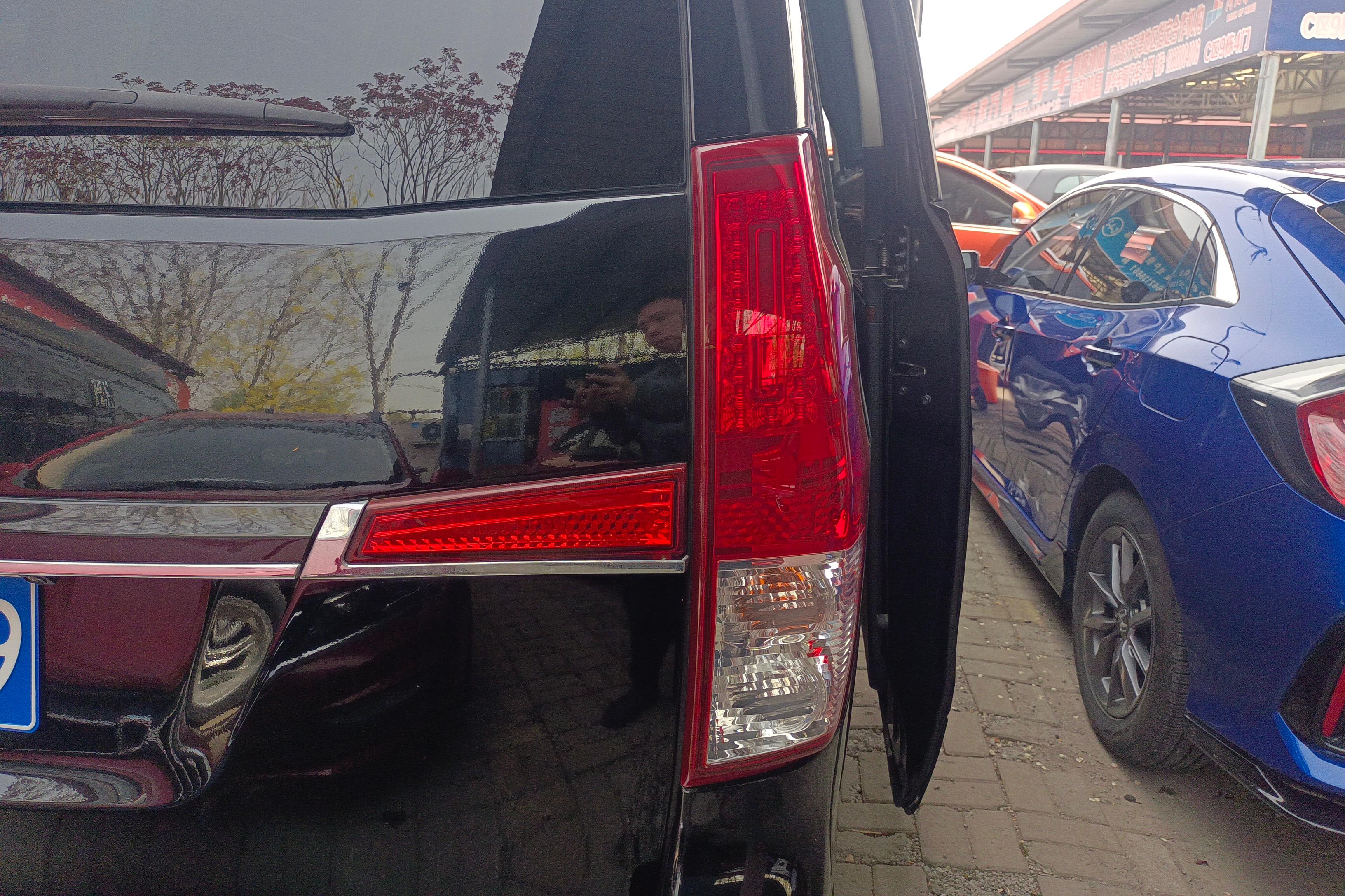 Forthing Lingzhi PLUS 2021 #9 Forthing Lingzhi PLUS 2021 car image #9