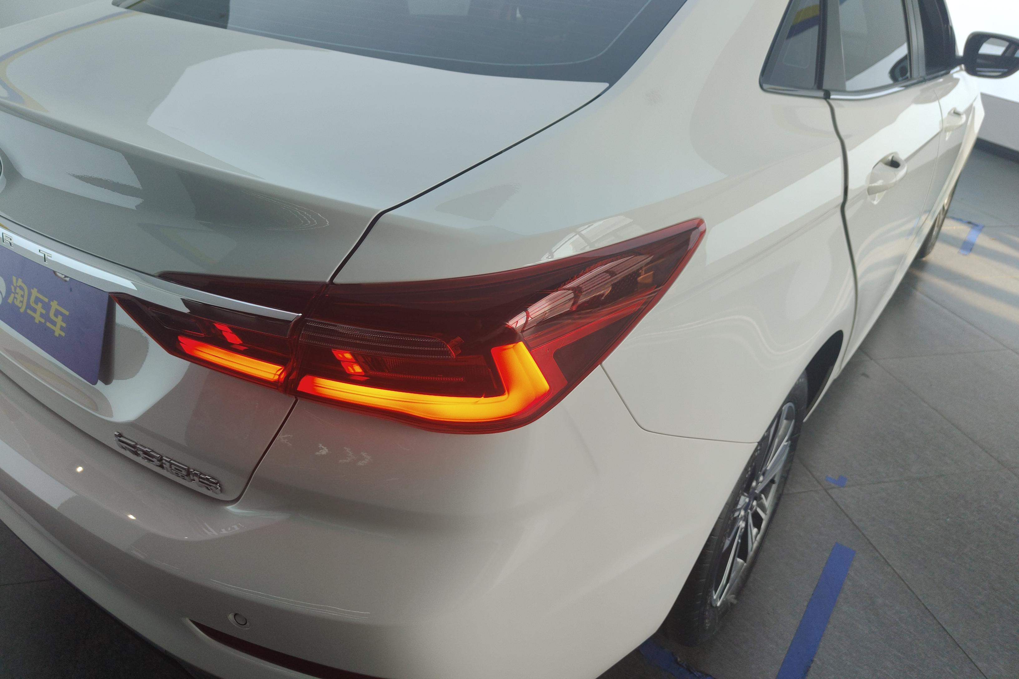 Ford Escort 2022 imagem de carro #9