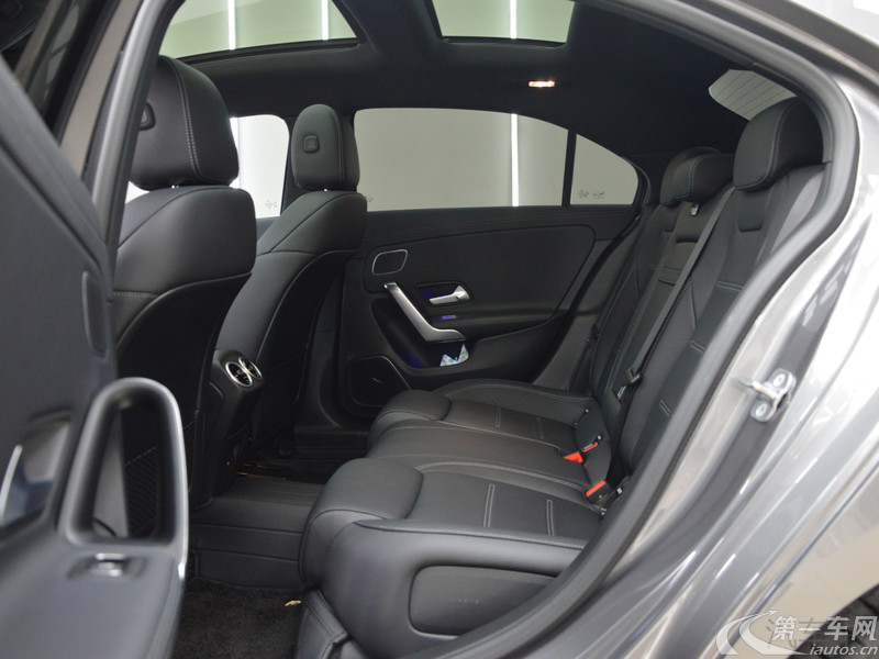 Mercedes-Benz A AMG 2024 #9 Mercedes-Benz A AMG 2024 صورة سيارة #9