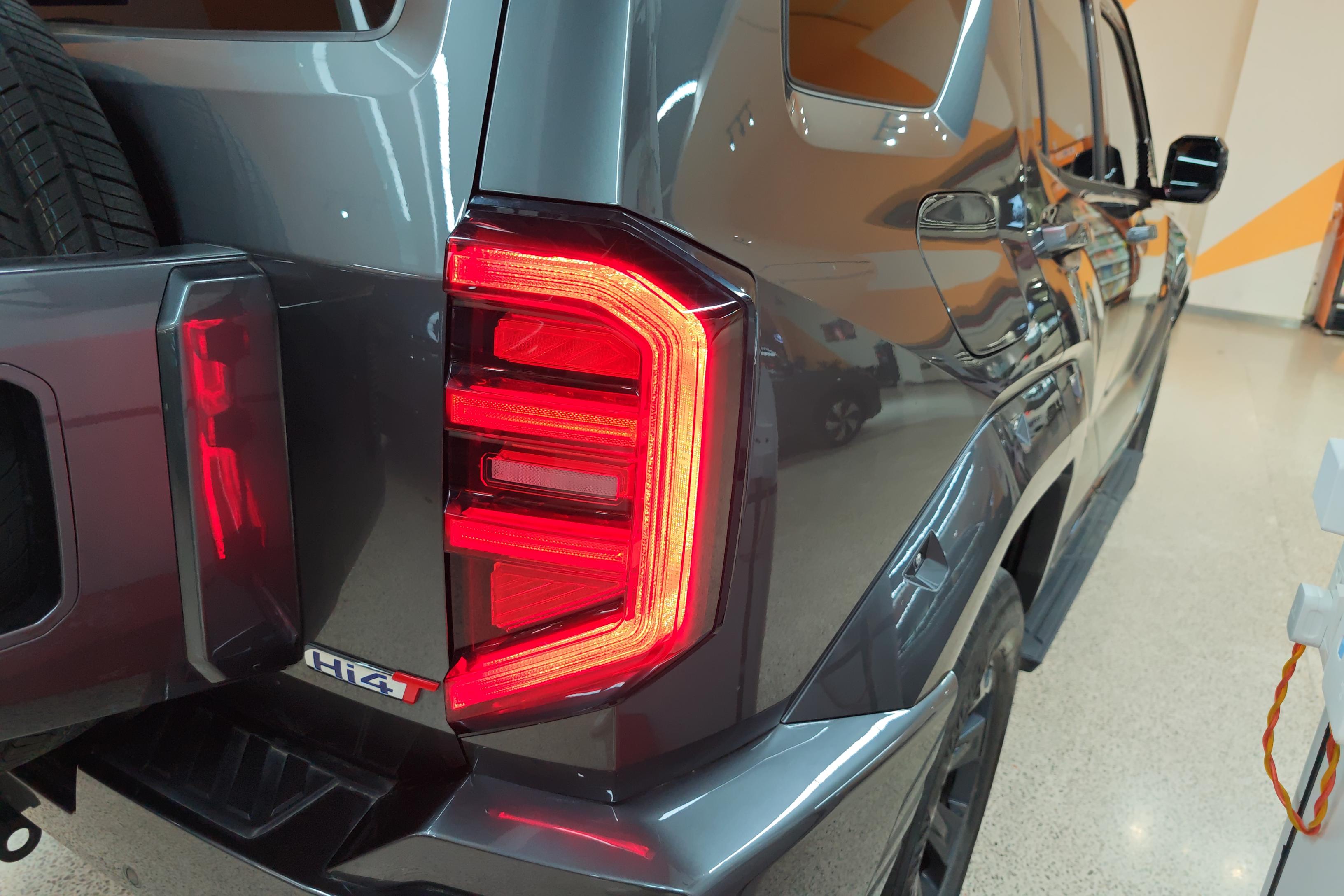 Tank 400 2023 car image #9