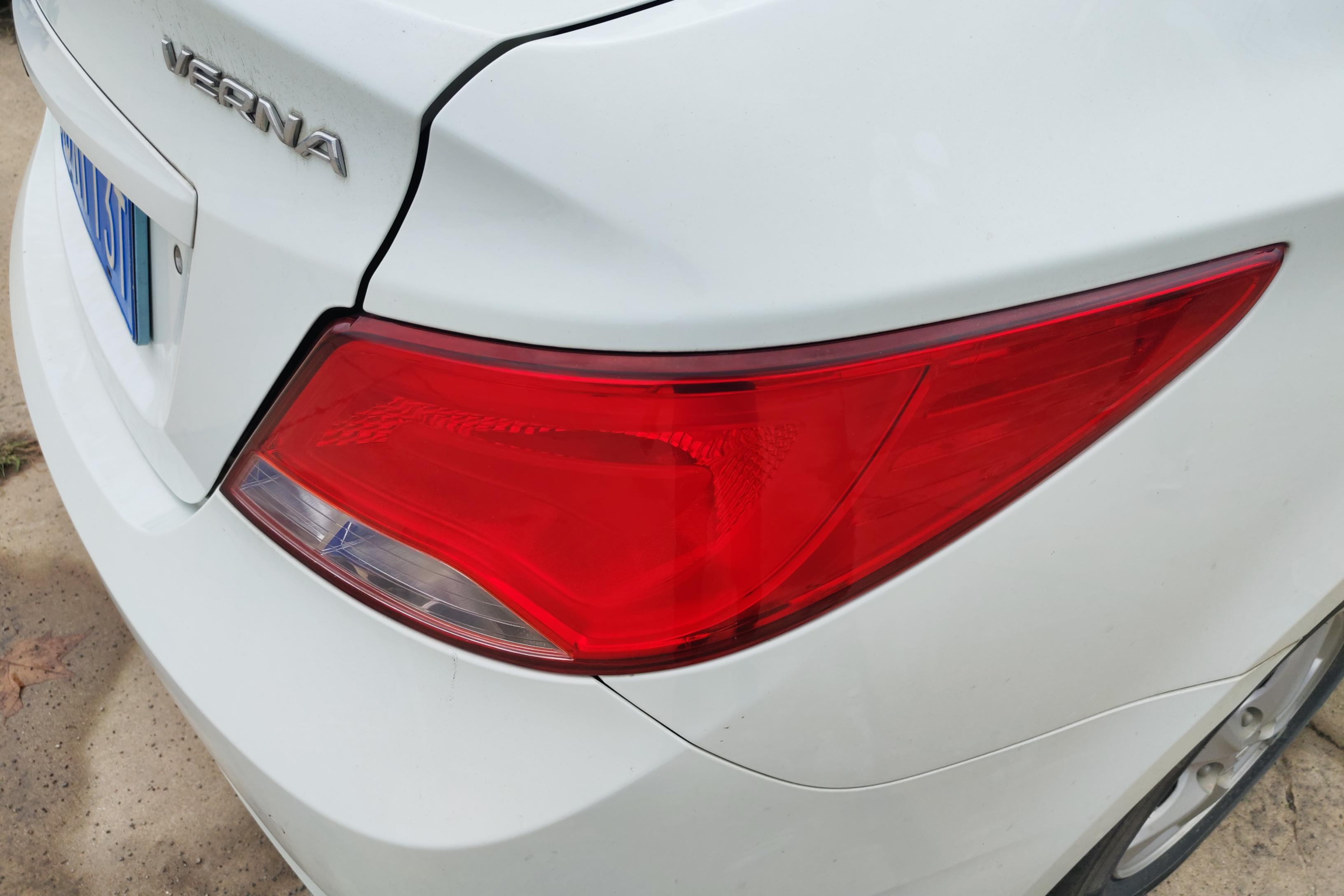 Hyundai Reina 2015 car image #9