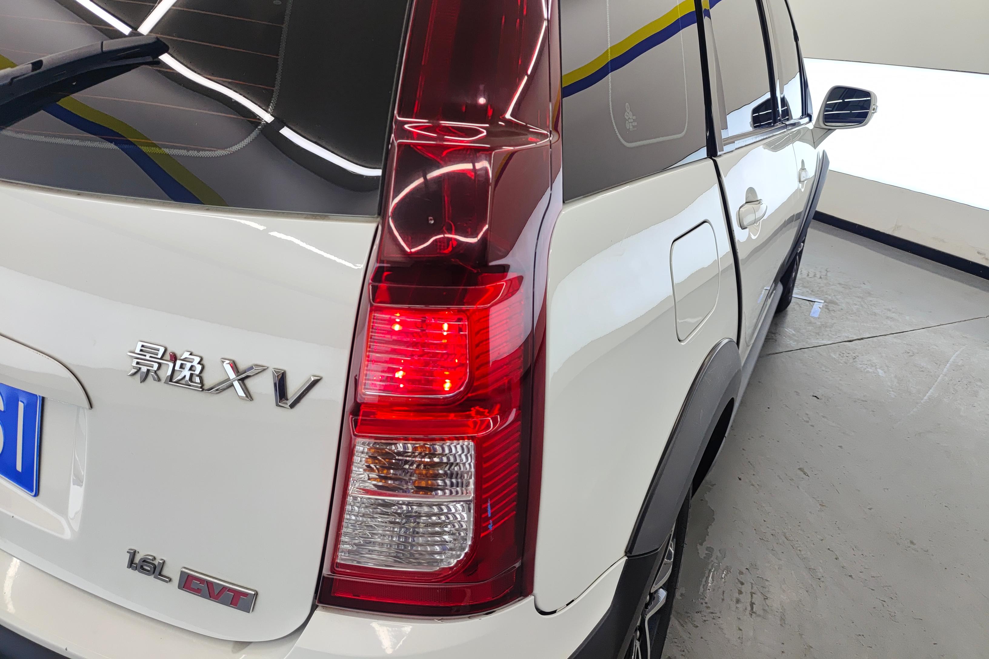 Forthing JOYEAR XV 2017 car image #9