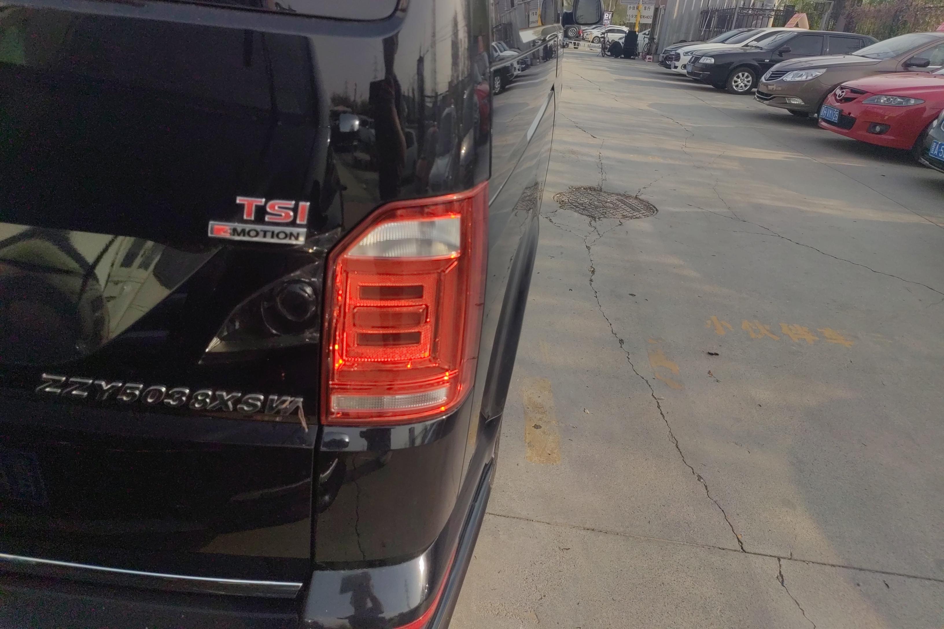 Volkswagen Caravelle 2017 car image #9