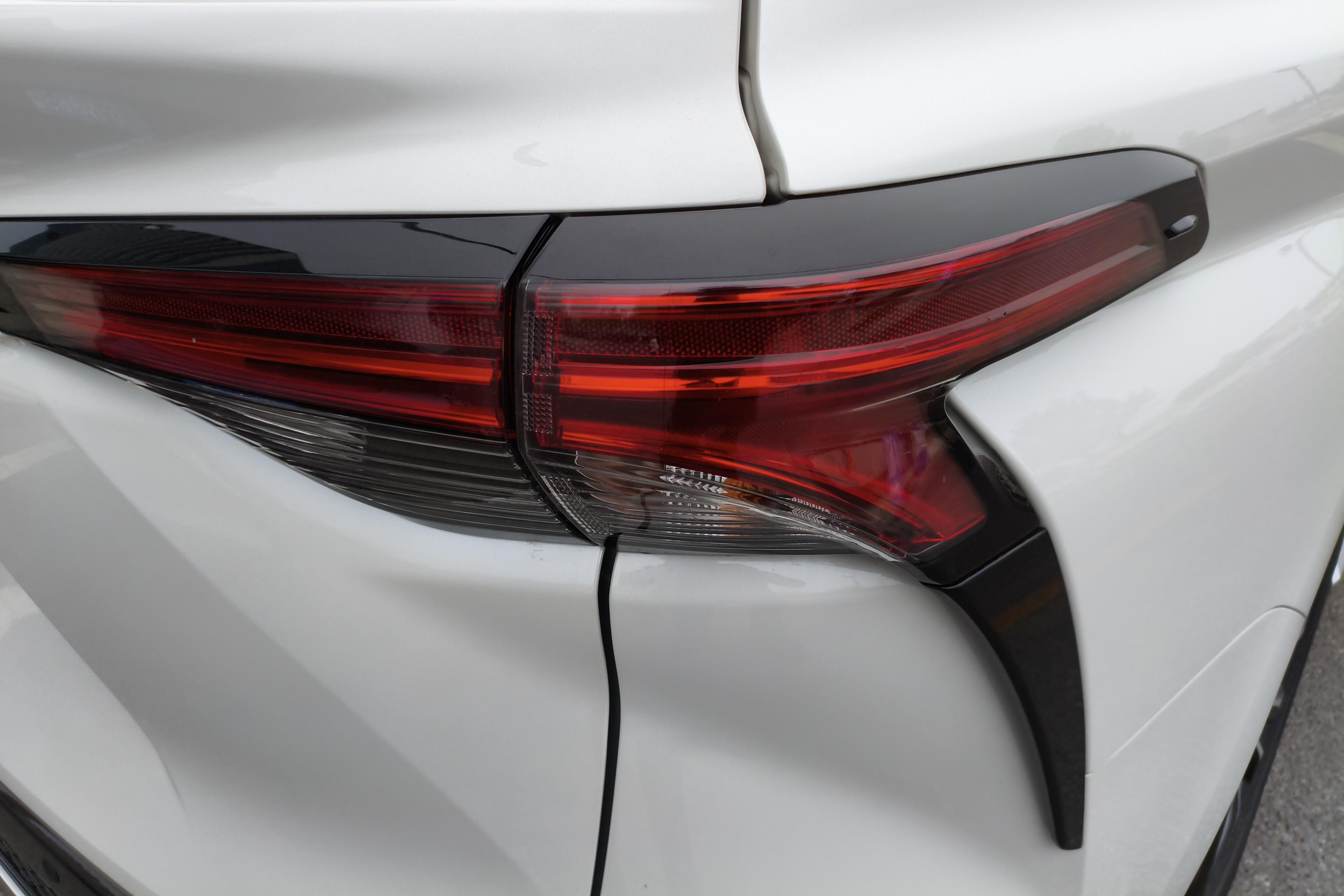 Toyota Granvia 2024 car image #9