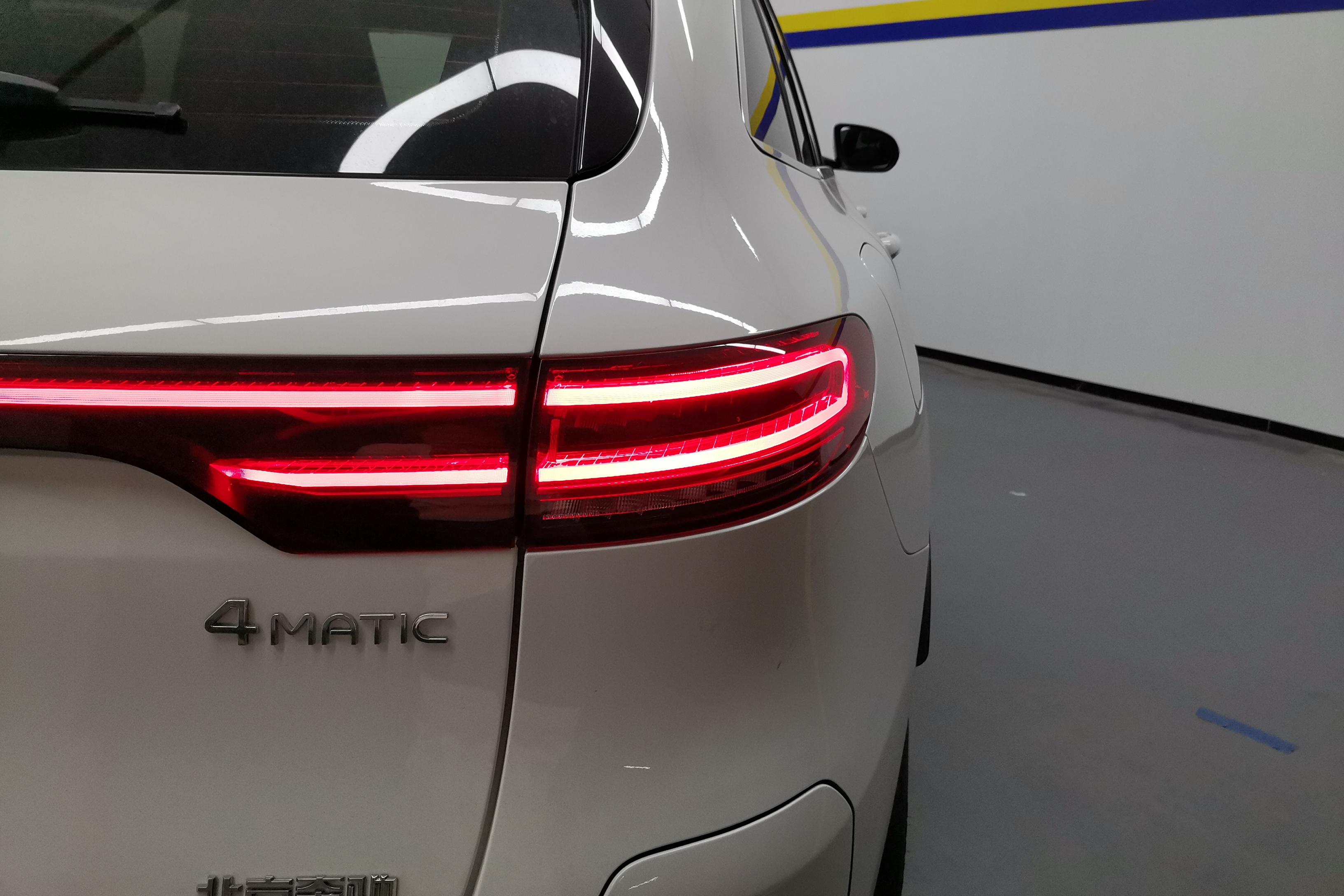 Mercedes-Benz EQC Class 2021 car image #9