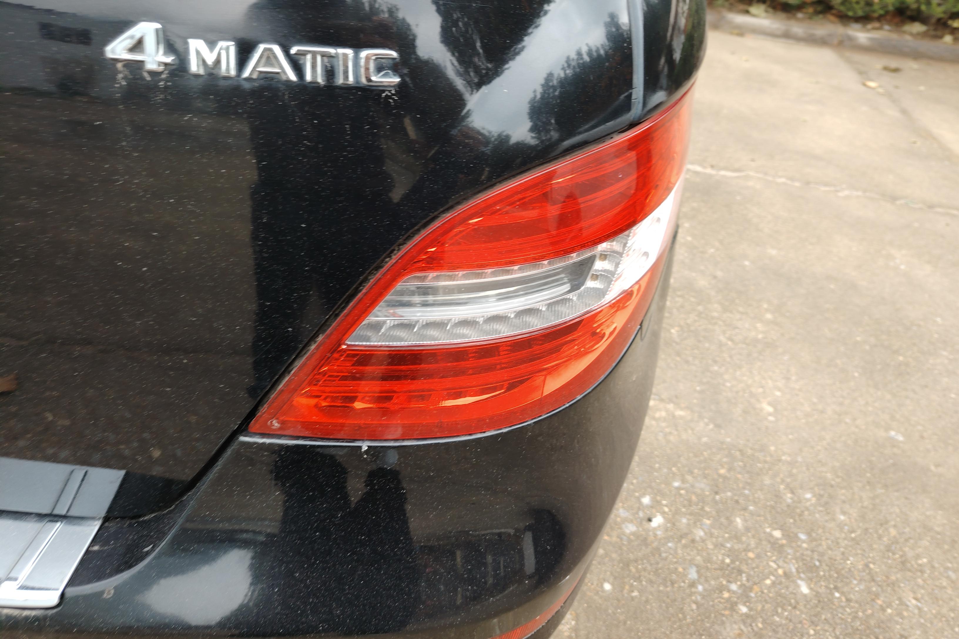 Mercedes-Benz R Class 2011 car image #9