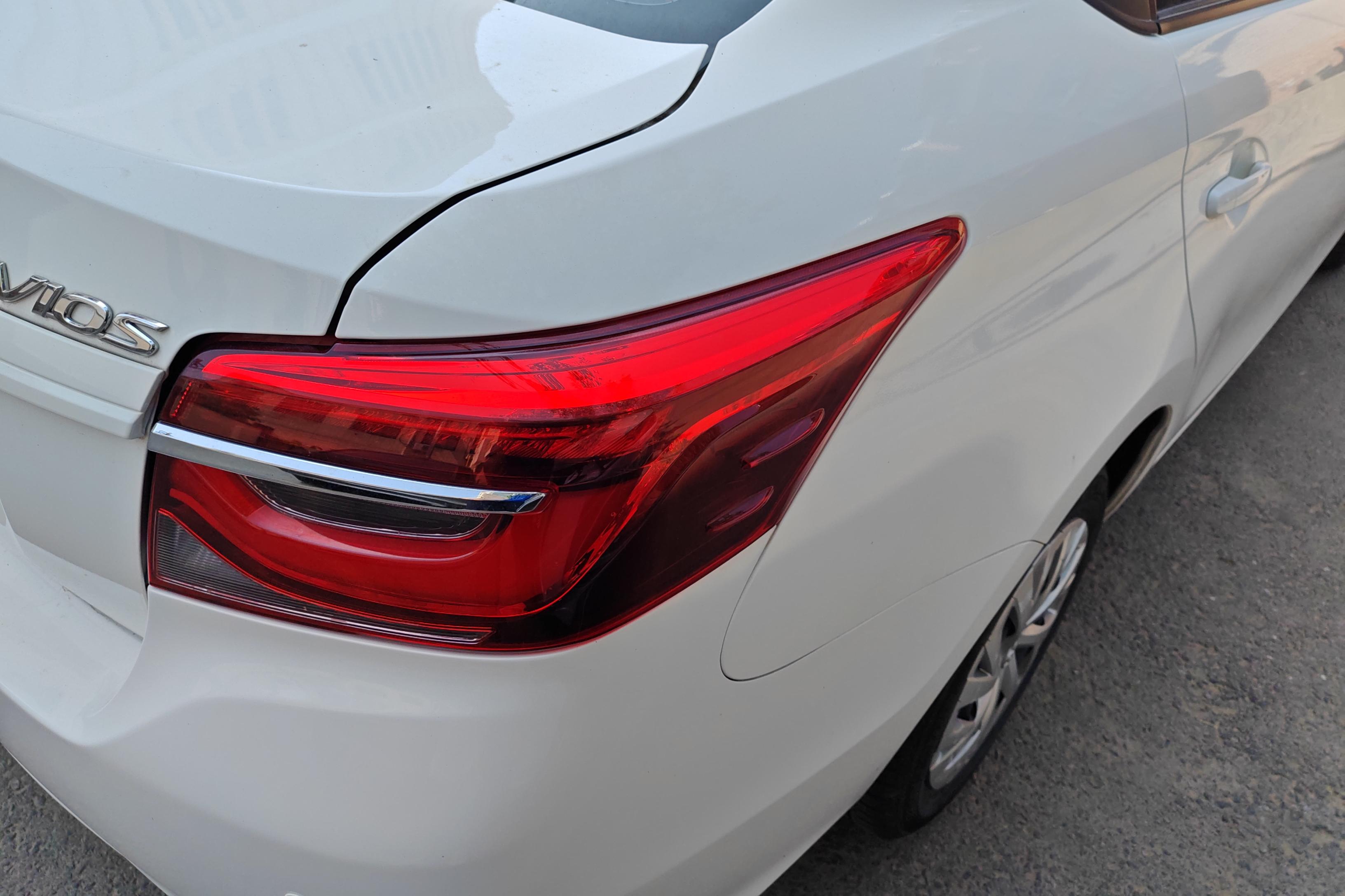 Toyota Vios 2021 изображение автомобиля #9