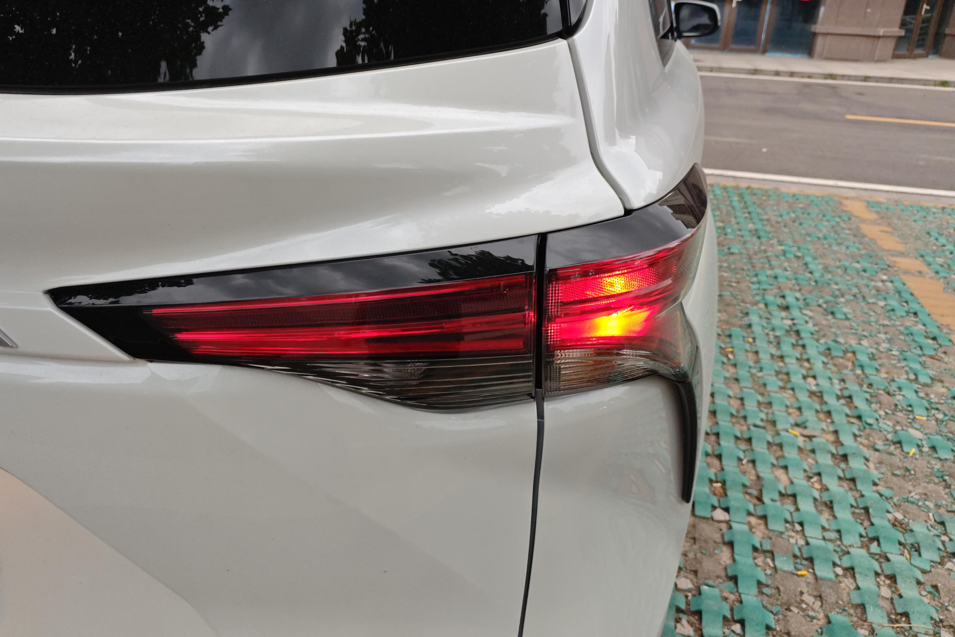 Toyota Granvia 2024 immagine di auto #9