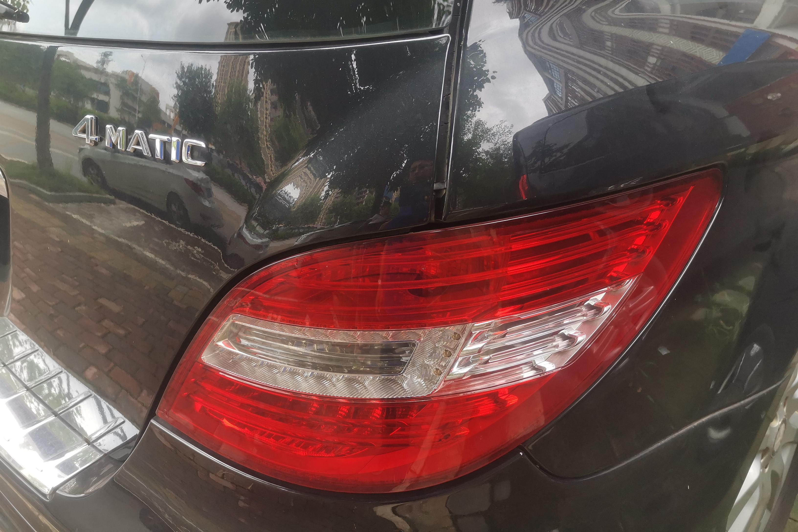 Mercedes-Benz R Class 2011 car image #9