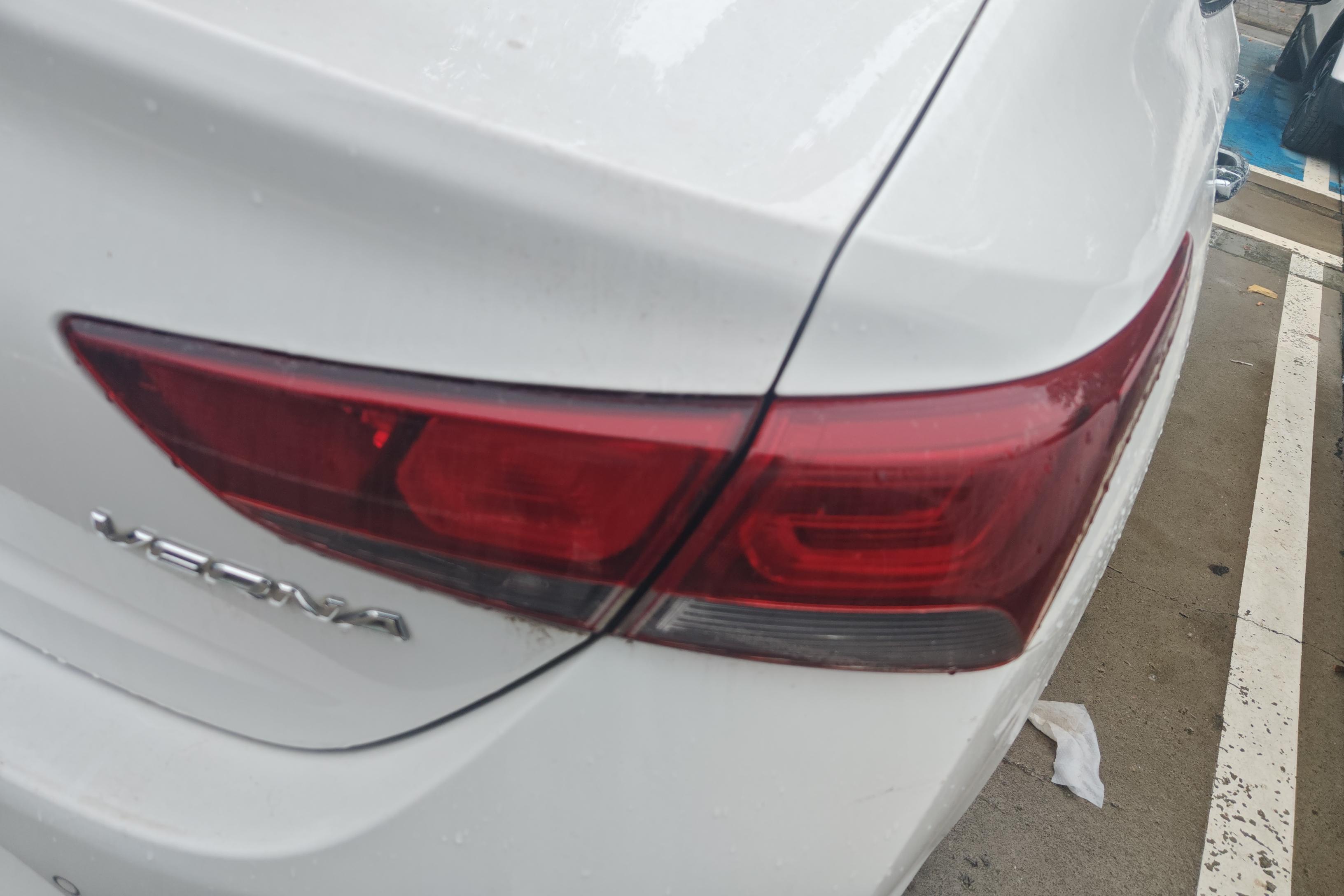 Hyundai Verna 2018 car image #9