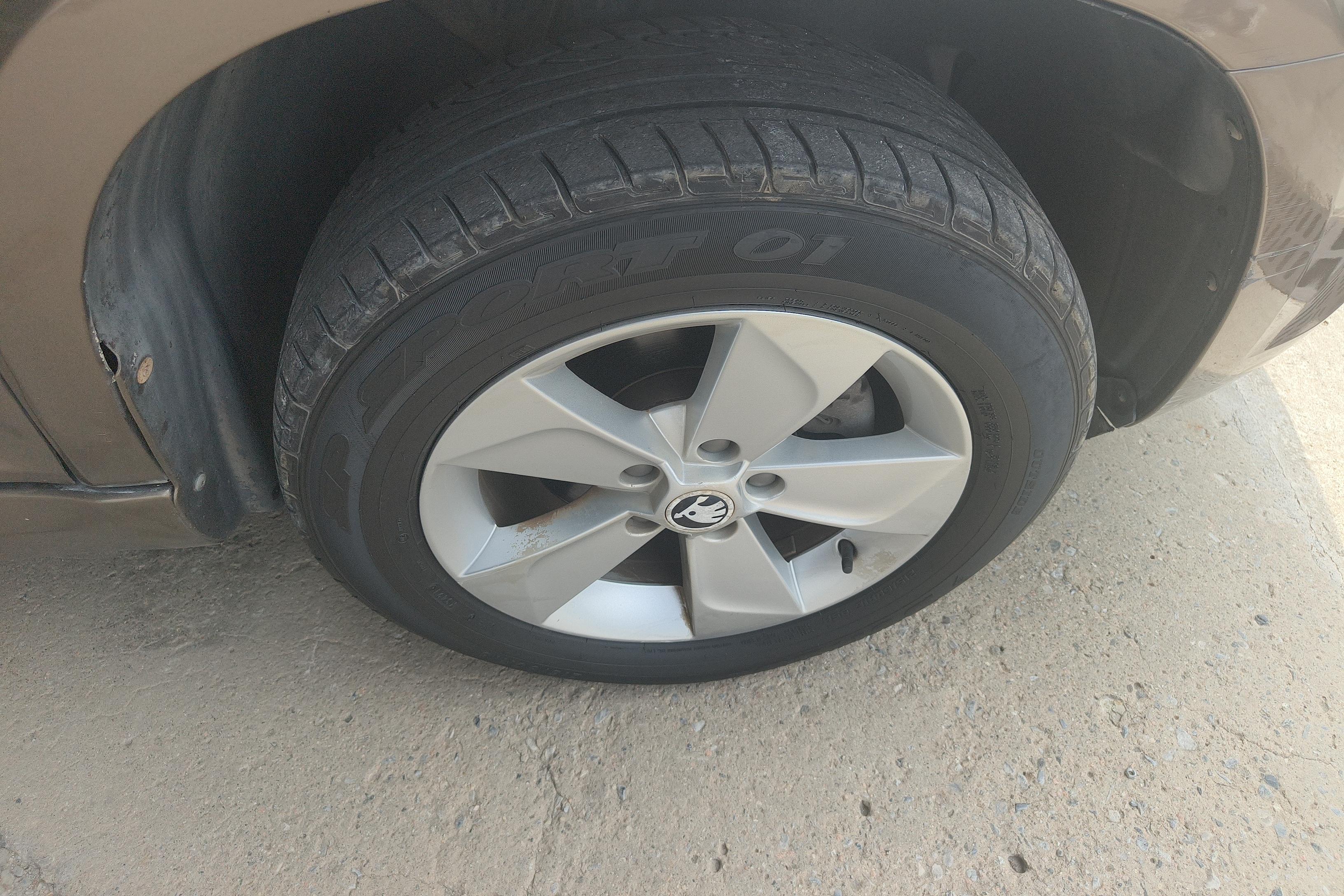 Skoda Yeti 2016 car image #9