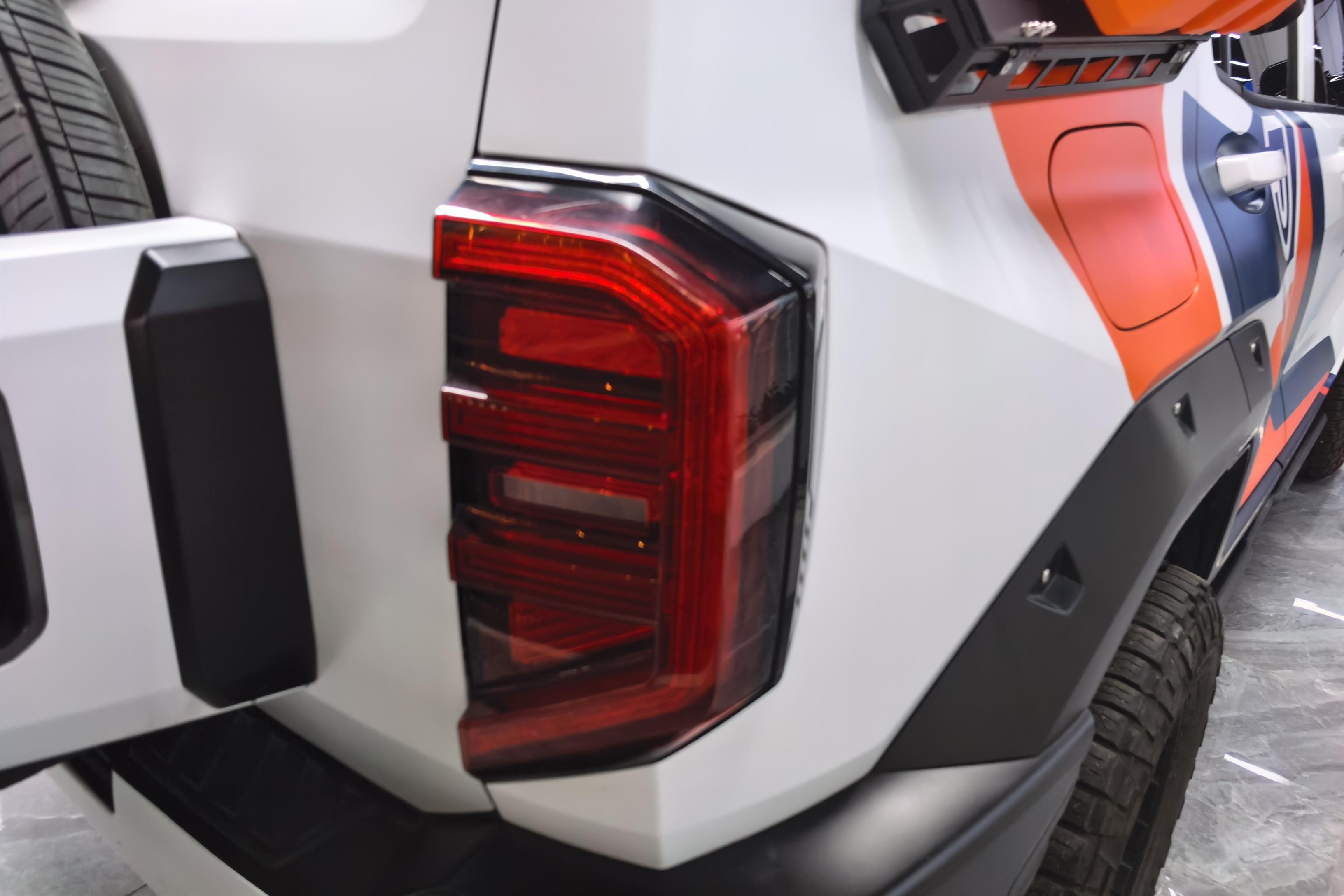 Tank 400 2023 car image #9