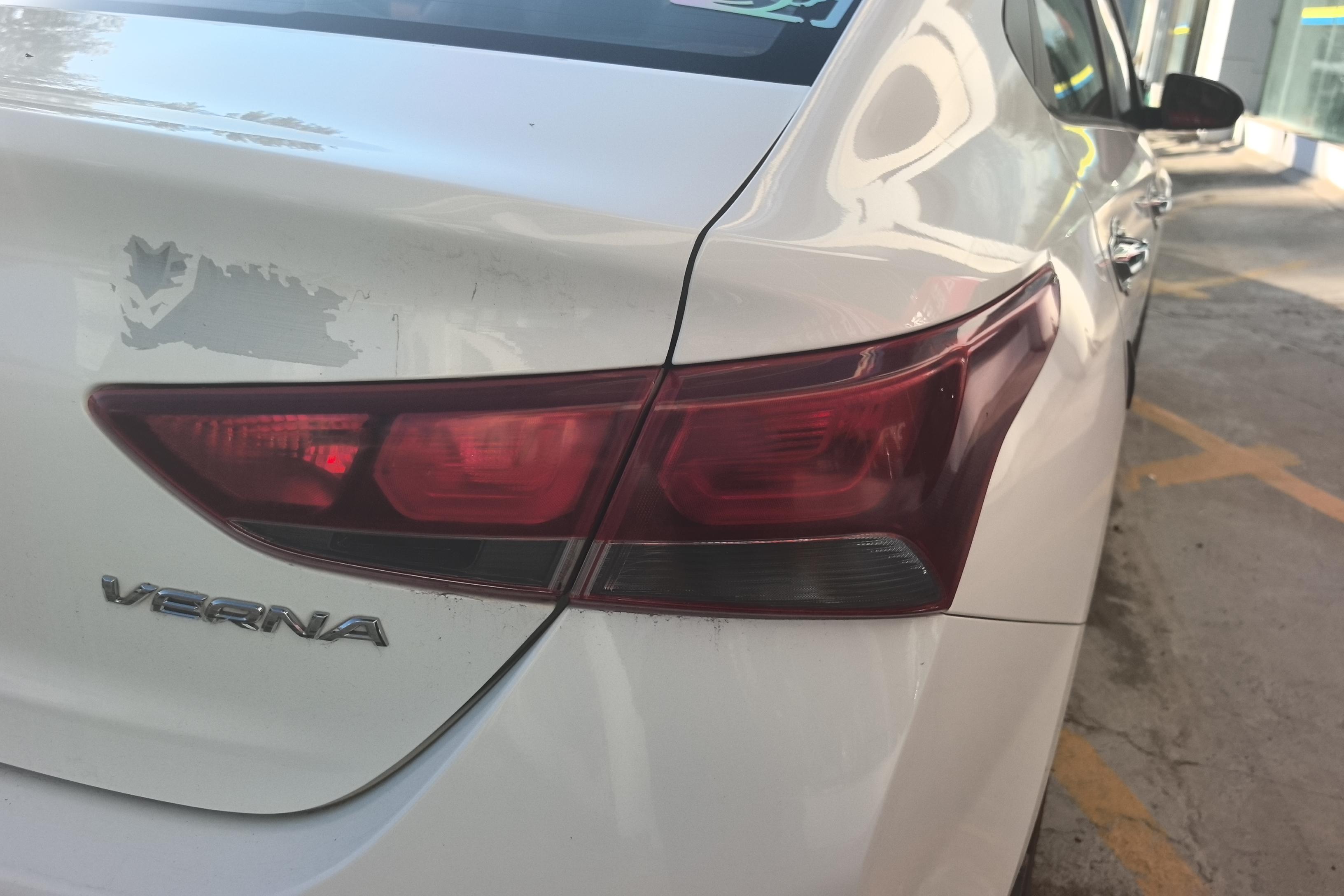 Hyundai Verna 2017 car image #9