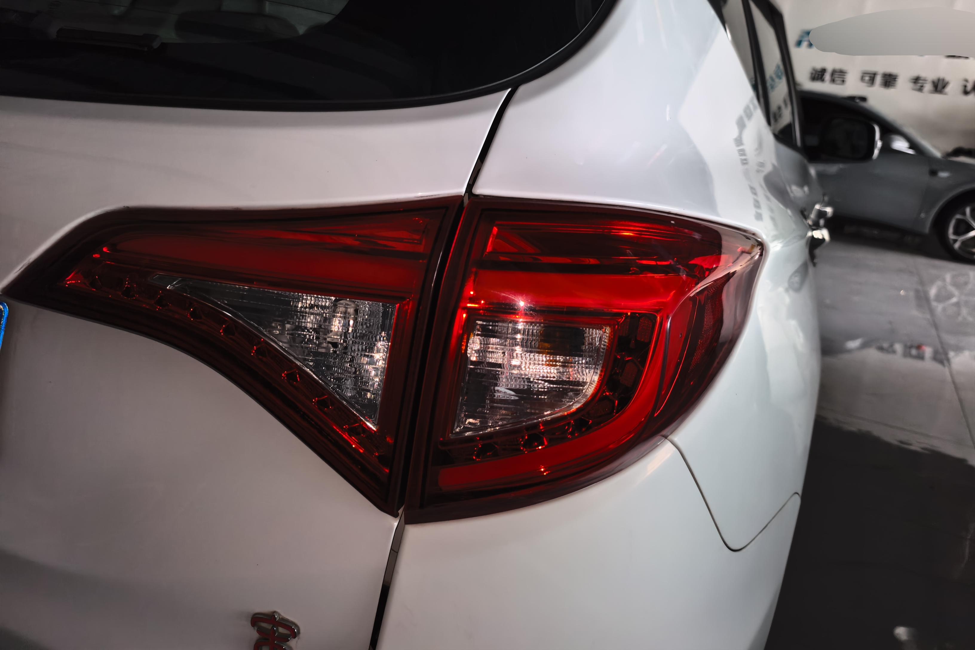 BYD Song 2017 car image #9