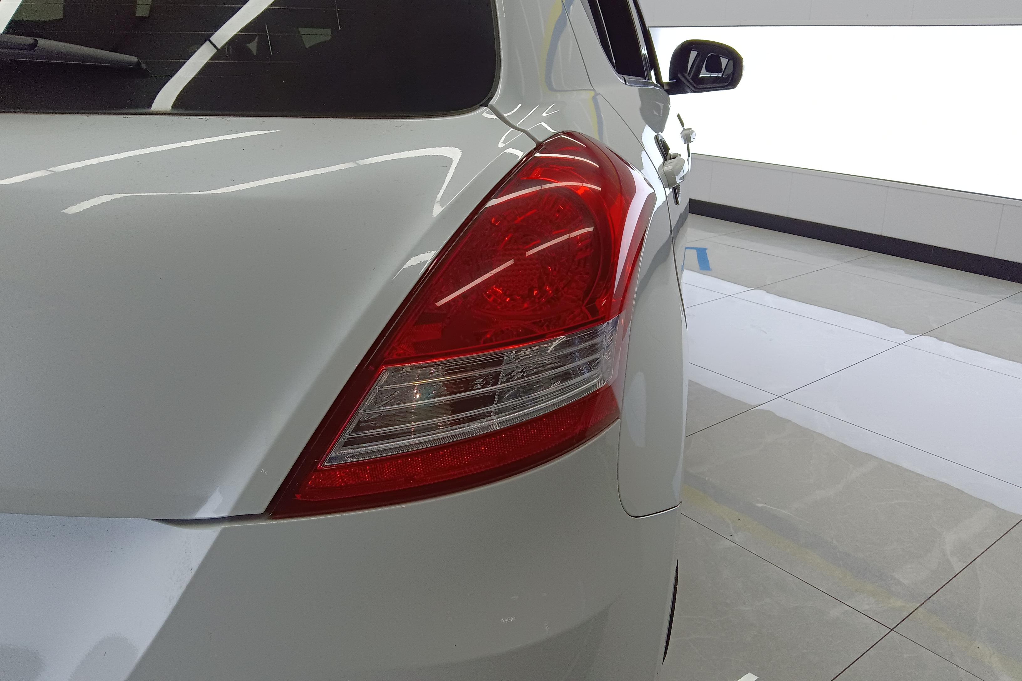 铃木 速翼特 2015 汽车图片 #9