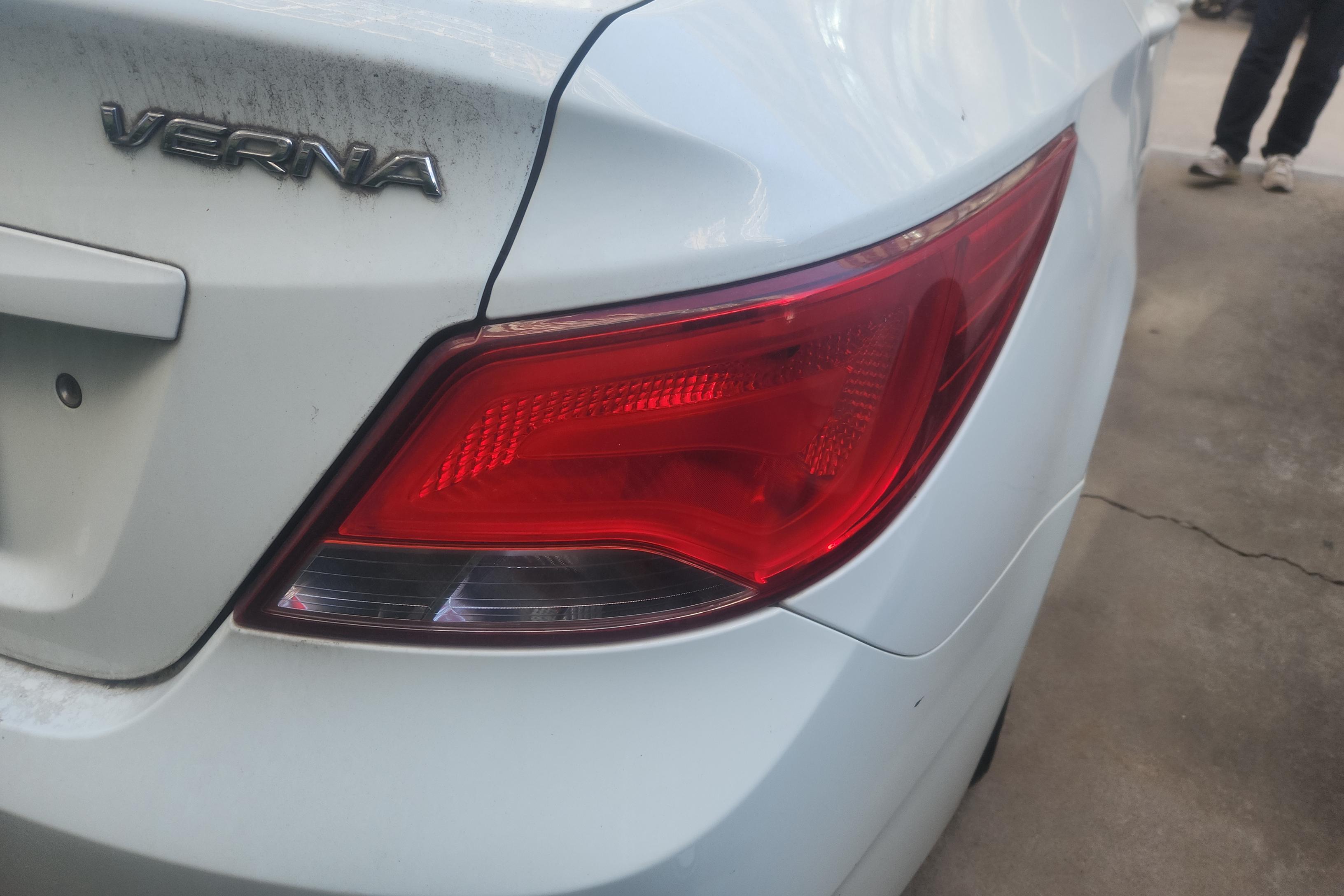 Hyundai Reina 2016 #9 Hyundai Reina 2016 car image #9