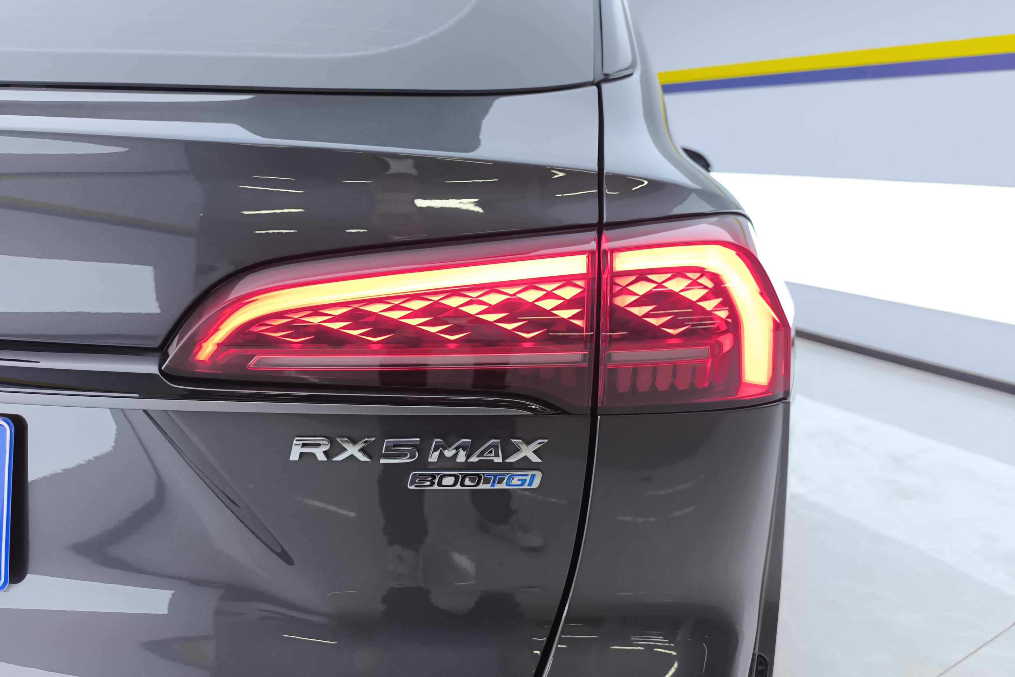 Roewe RX5 MAX 2023 изображение автомобиля #9