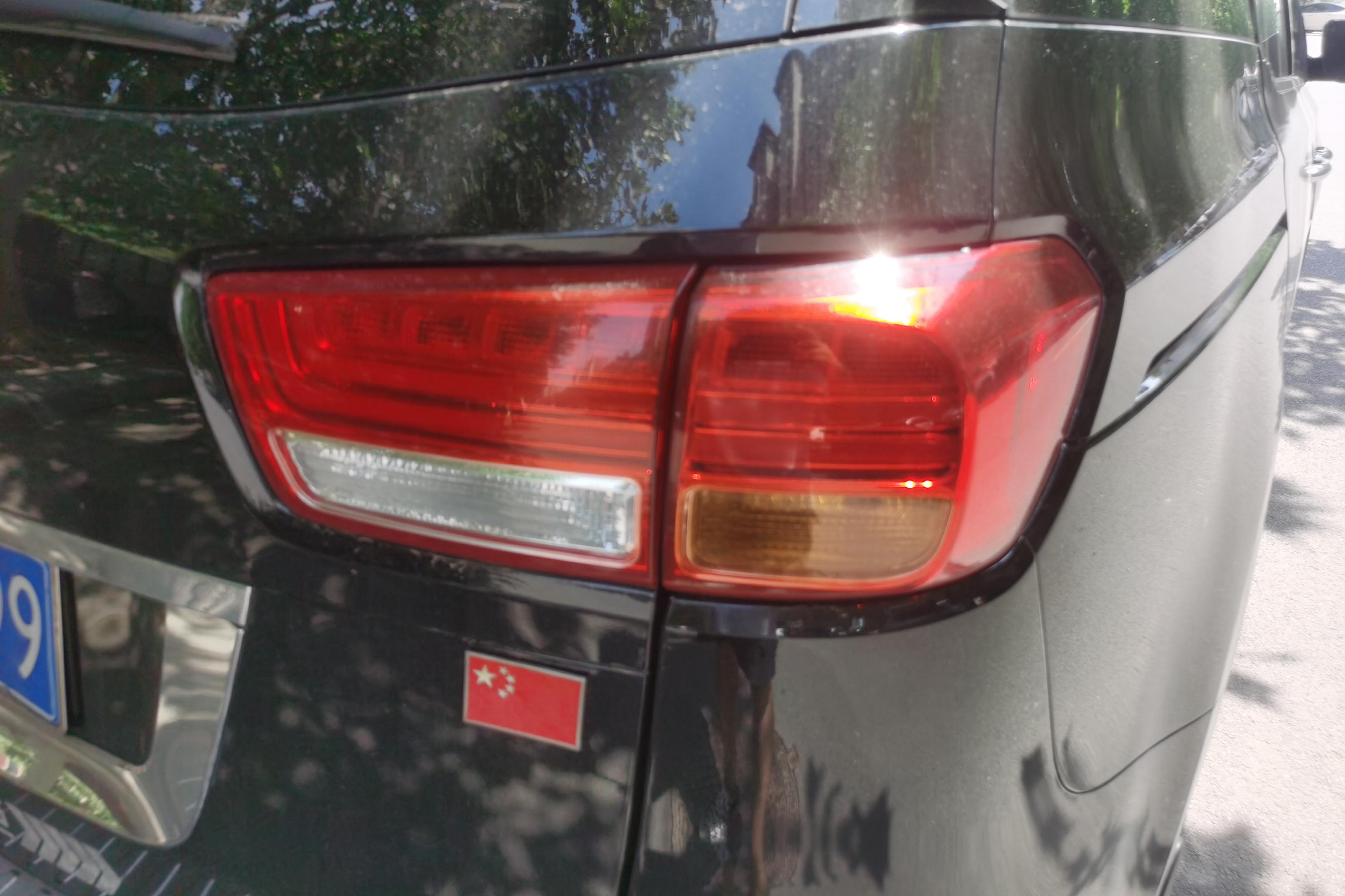 Kia Carnival 2016 изображение автомобиля #9