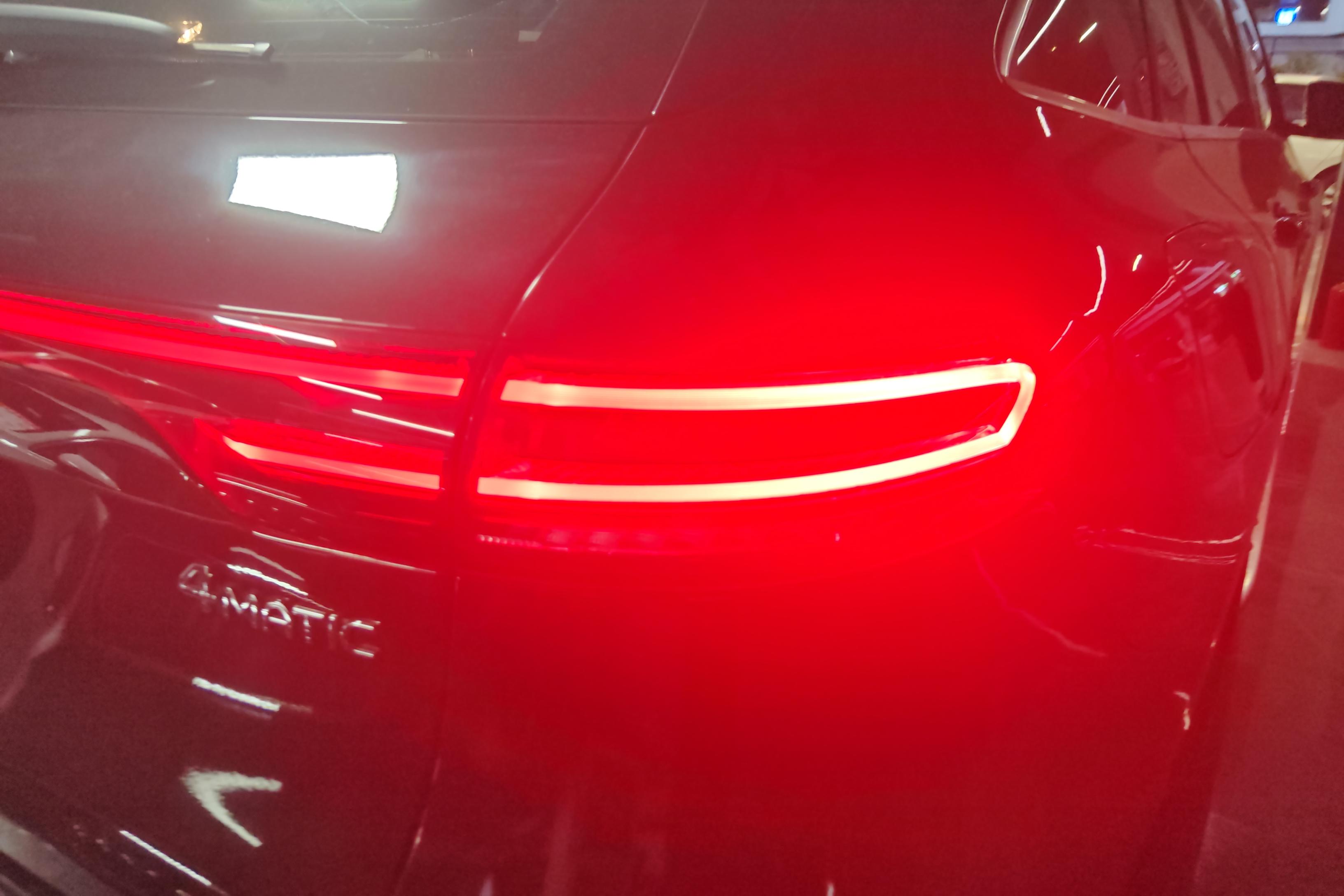 Mercedes-Benz EQC Class 2020 car image #9