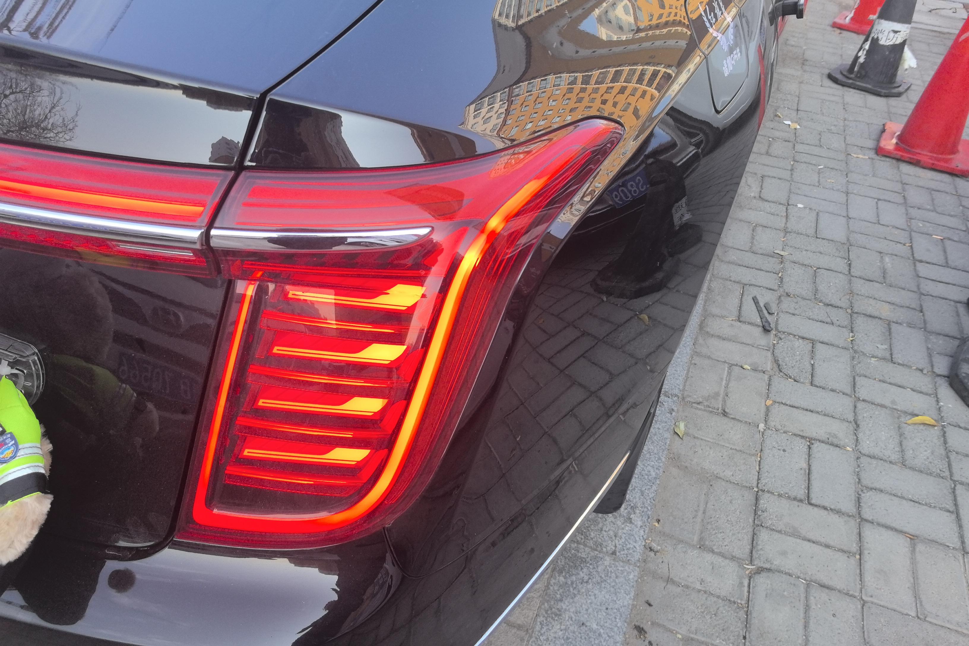 HongQi H9 2020 car image #9