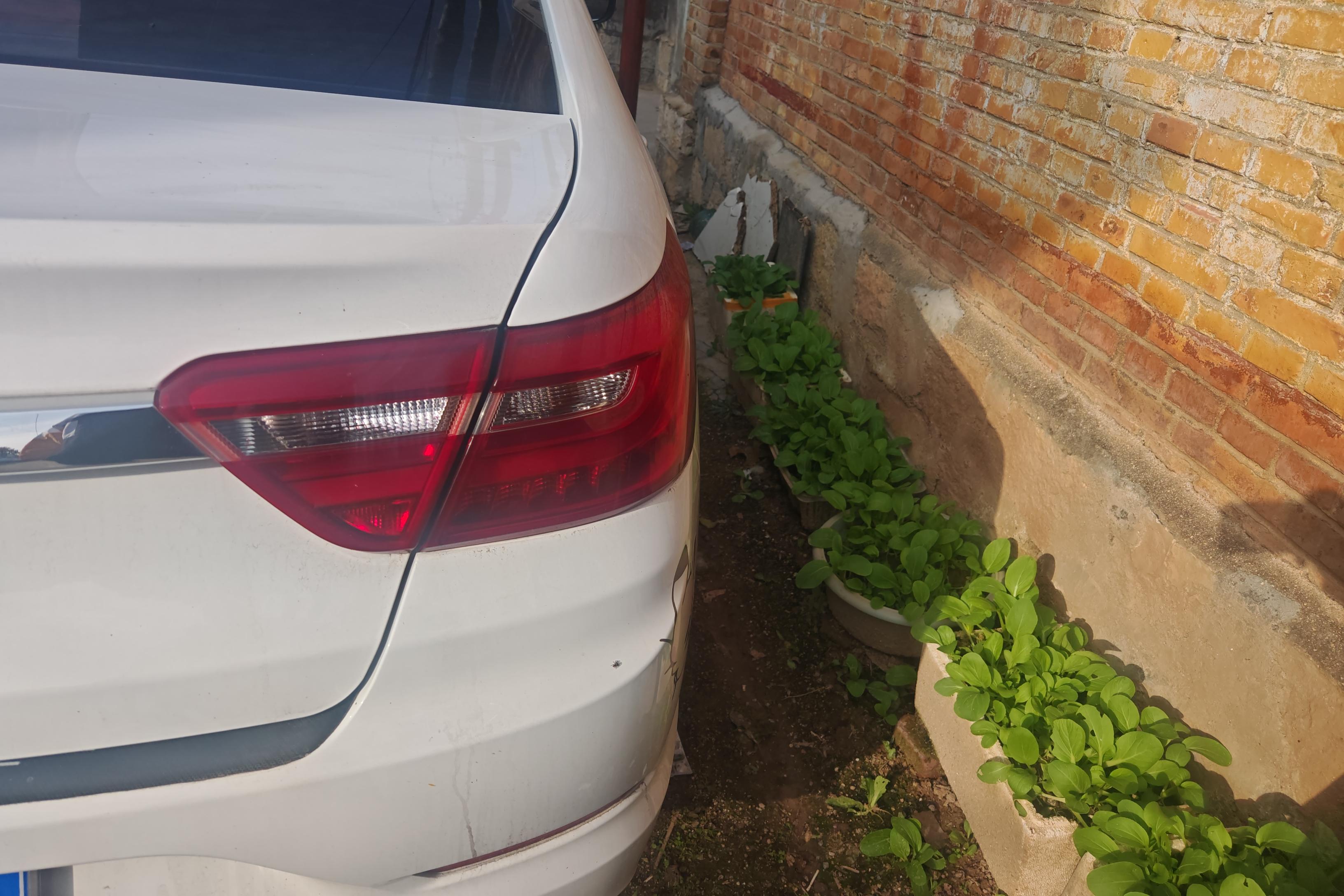 GEELY Vision 2020 car image #9