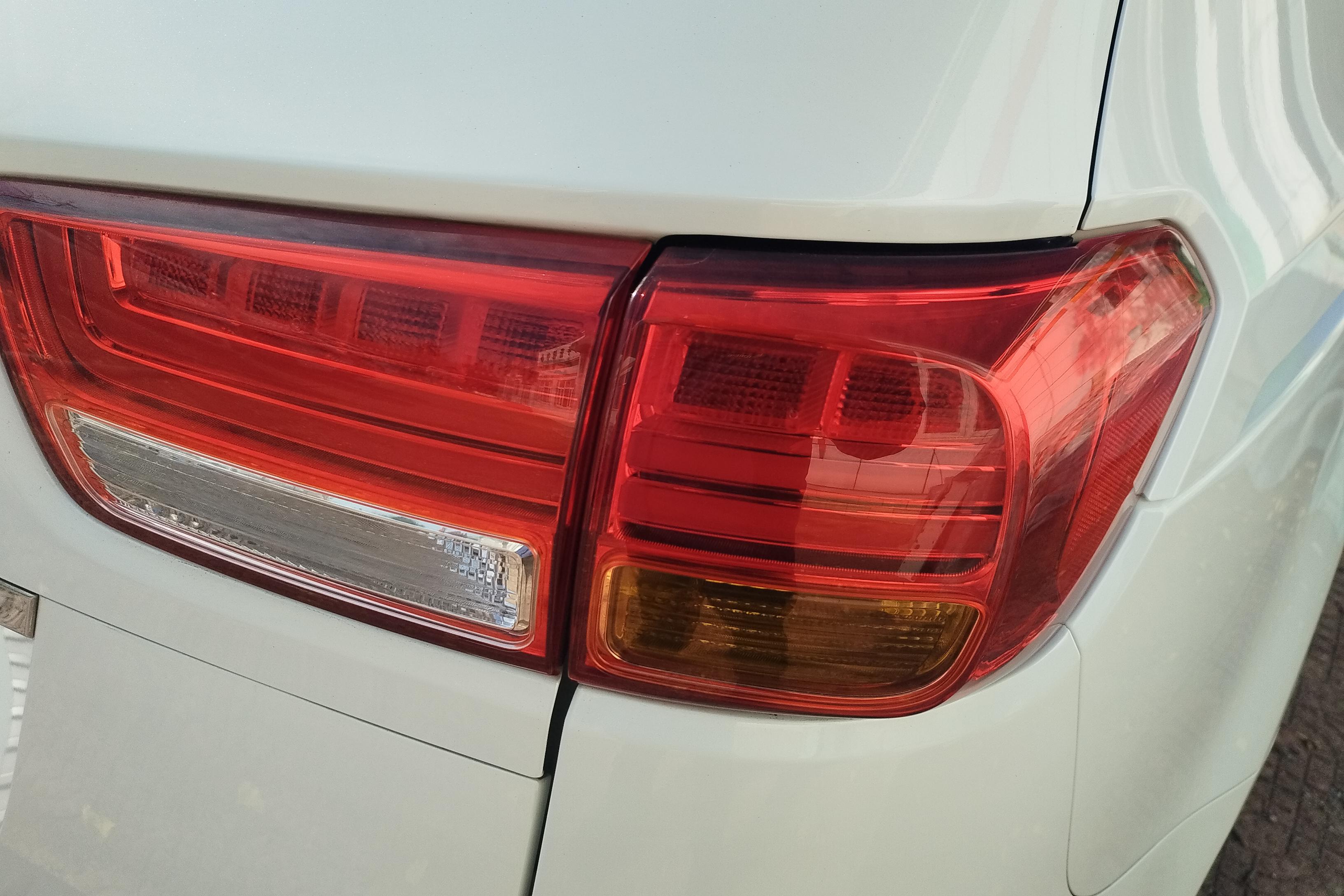 Kia Carnival 2017 изображение автомобиля #9