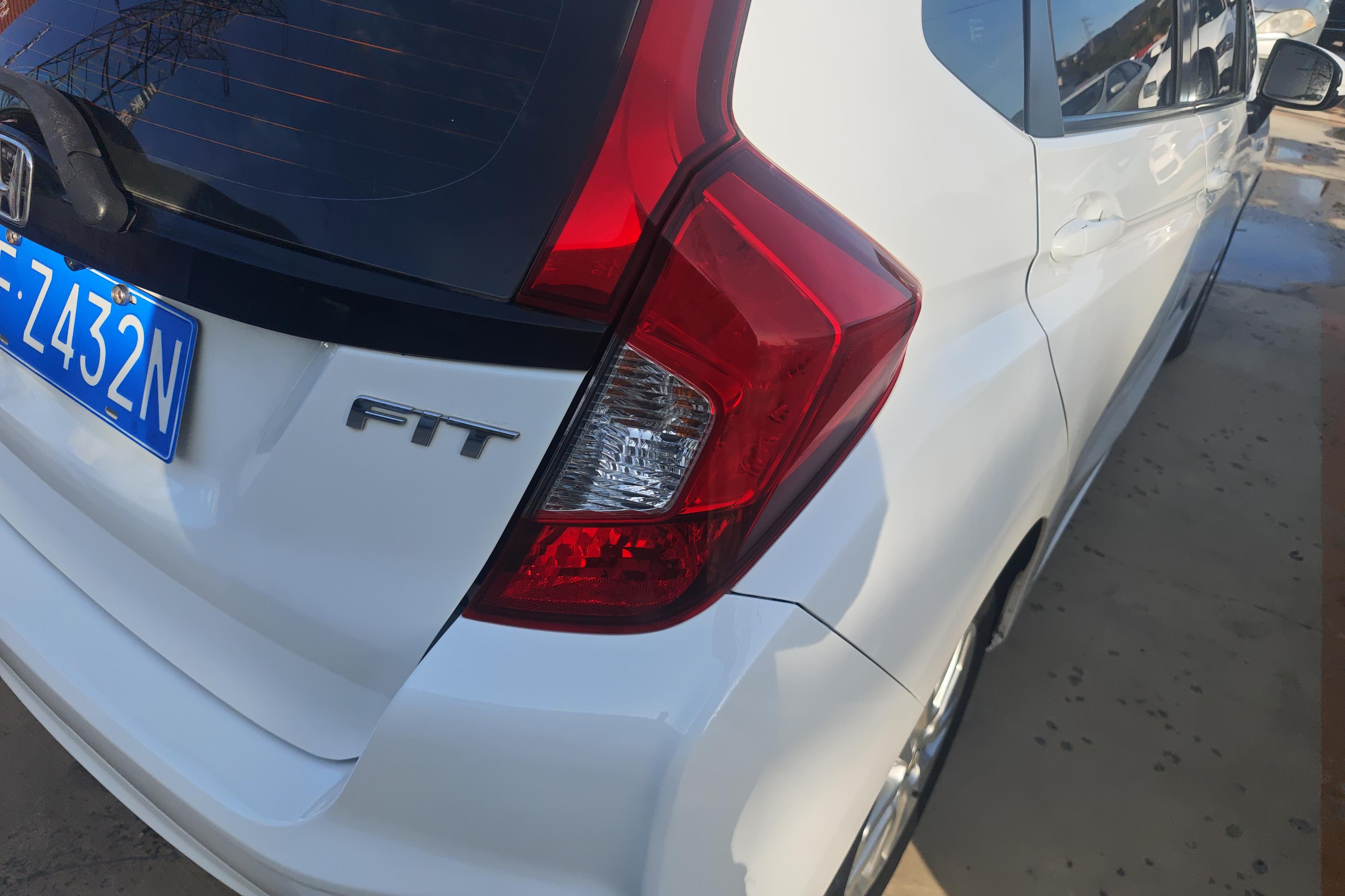 Honda Fit 2015 #9 Honda Fit 2015 car image #9