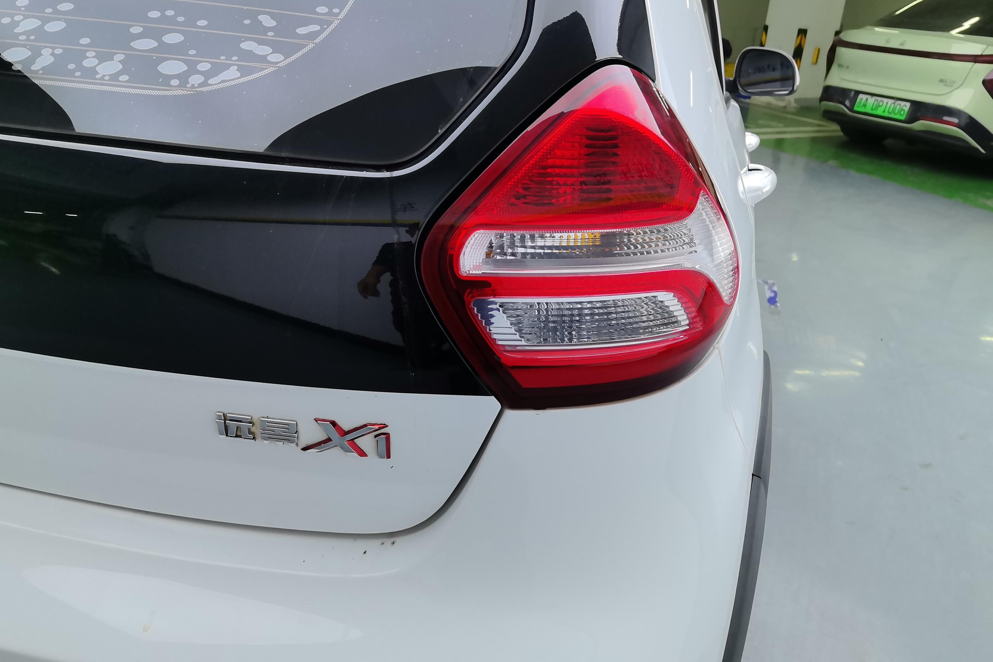 GEELY Vision X1 2018 immagine di auto #9