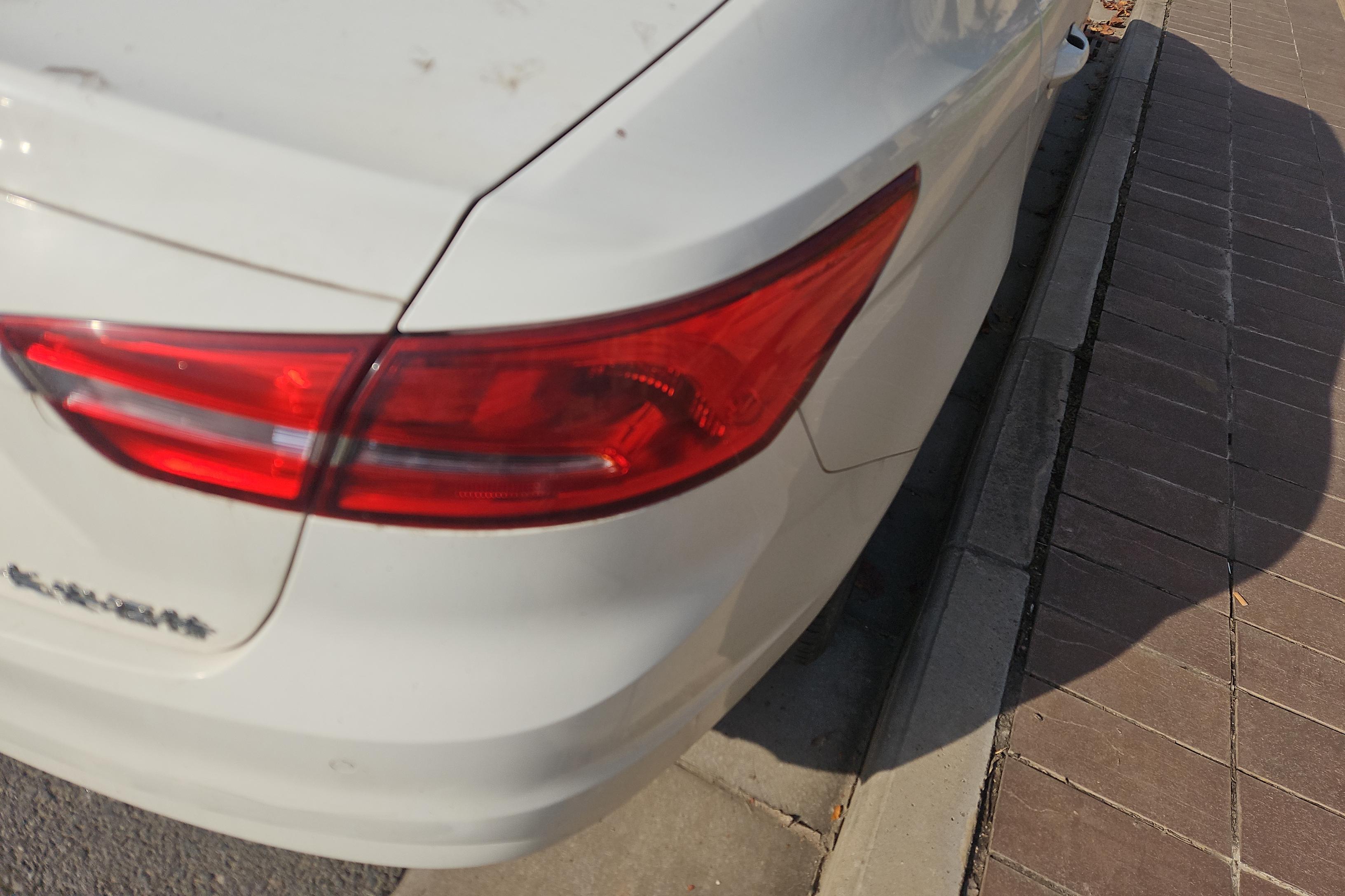 Ford Escort 2018 car image #9