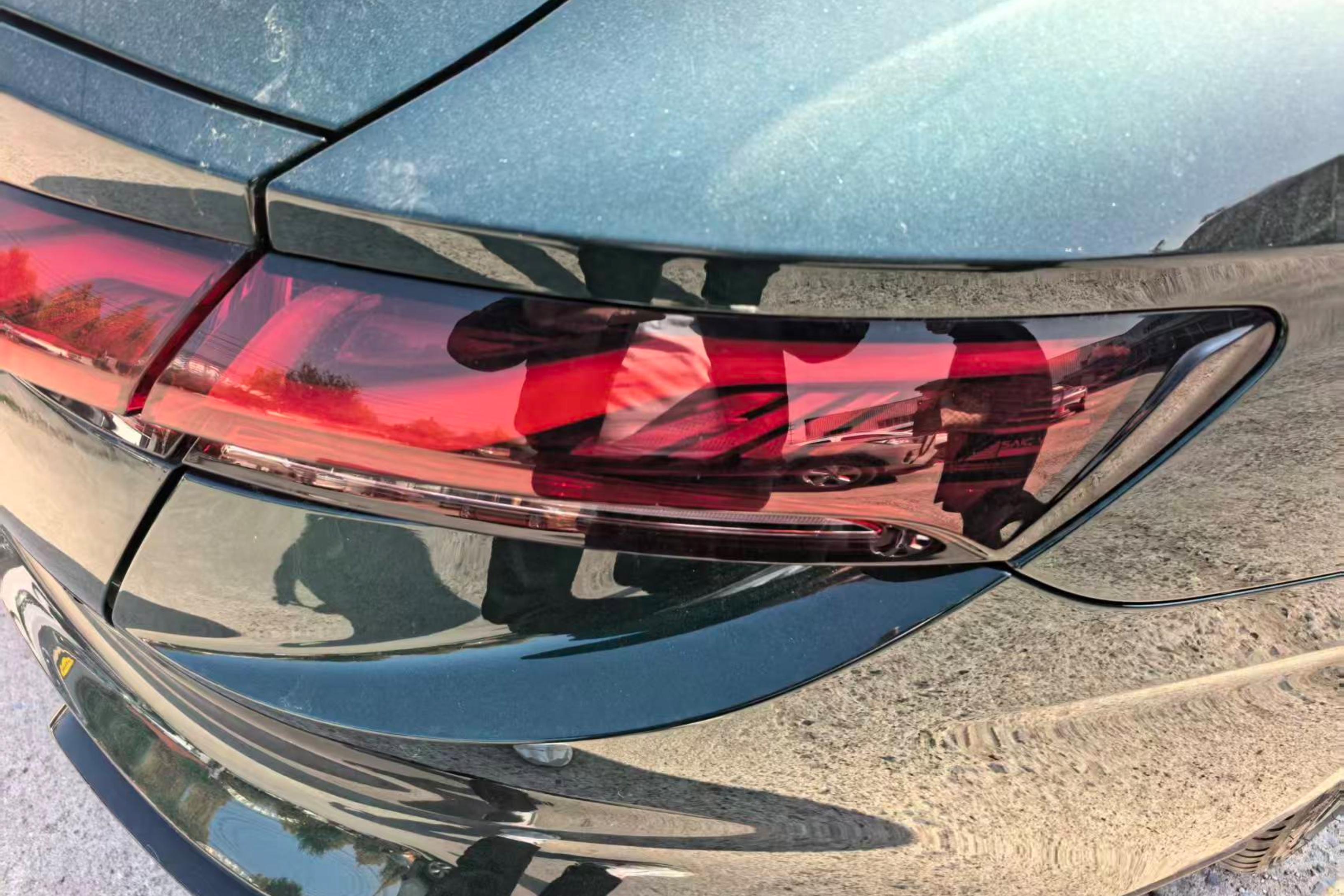 MG ES5 2023 car image #9