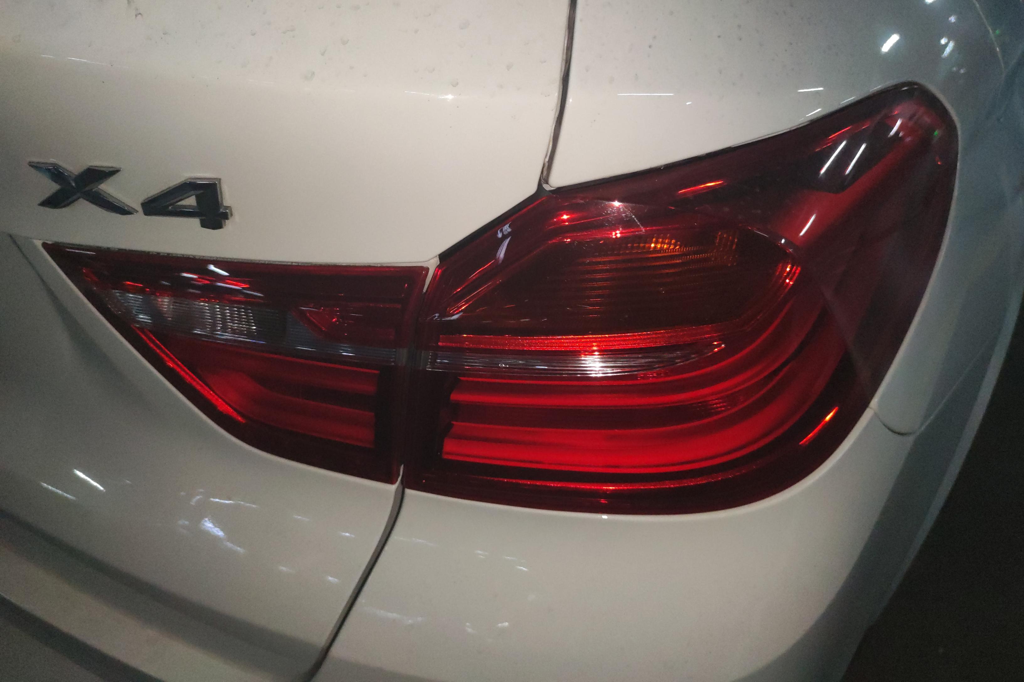 BMW X4 M40i 2018 car image #9