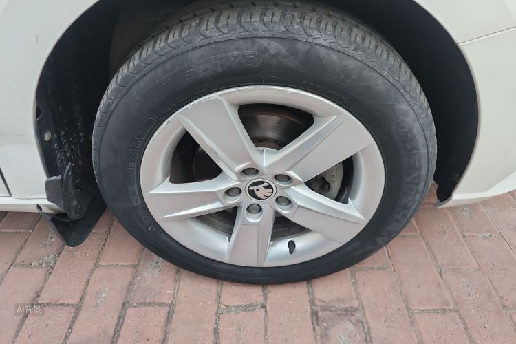 Skoda Fabia 2017 immagine di auto #9