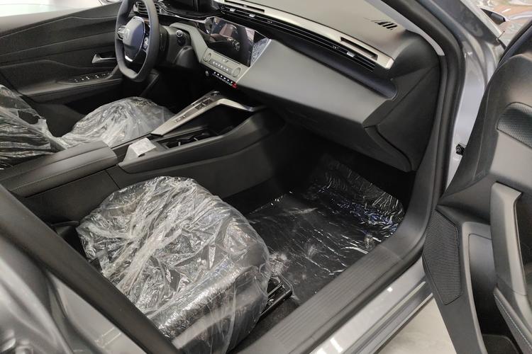 Peugeot 408X car image #9