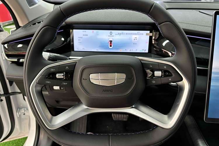 GEELY PrefaceL car image #9